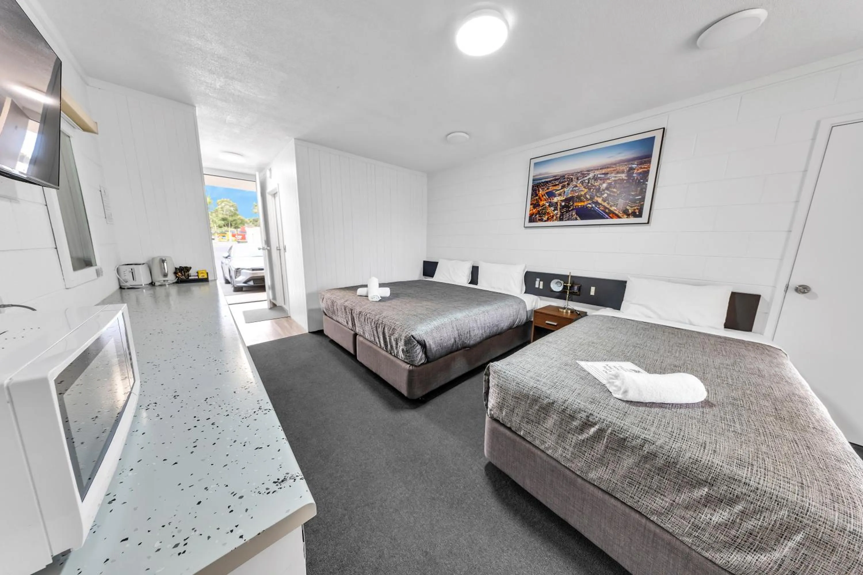 Bed in Bendigo Motor Inn