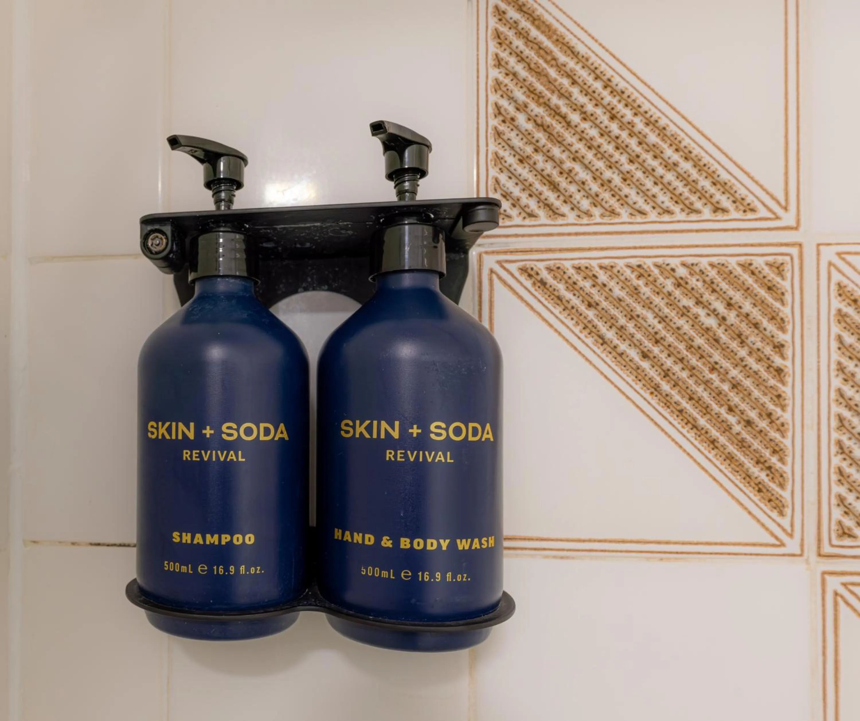 Bathroom in Bendigo Motor Inn