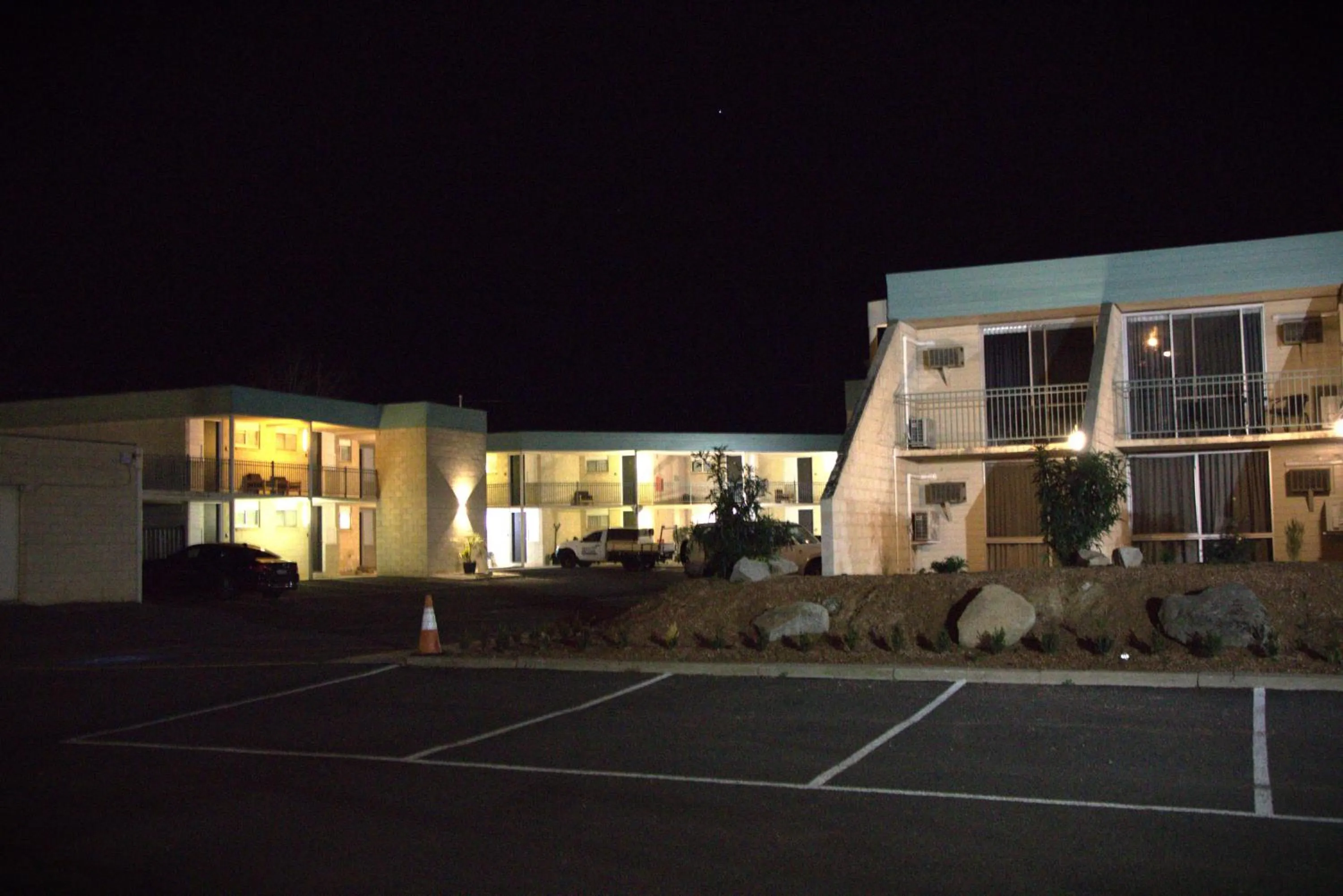 Night in Bendigo Motor Inn