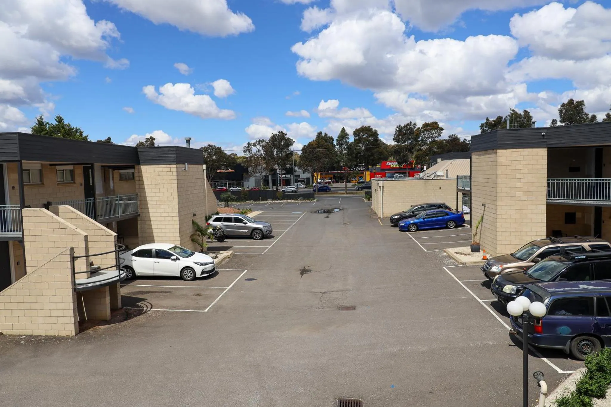 Property building in Bendigo Motor Inn