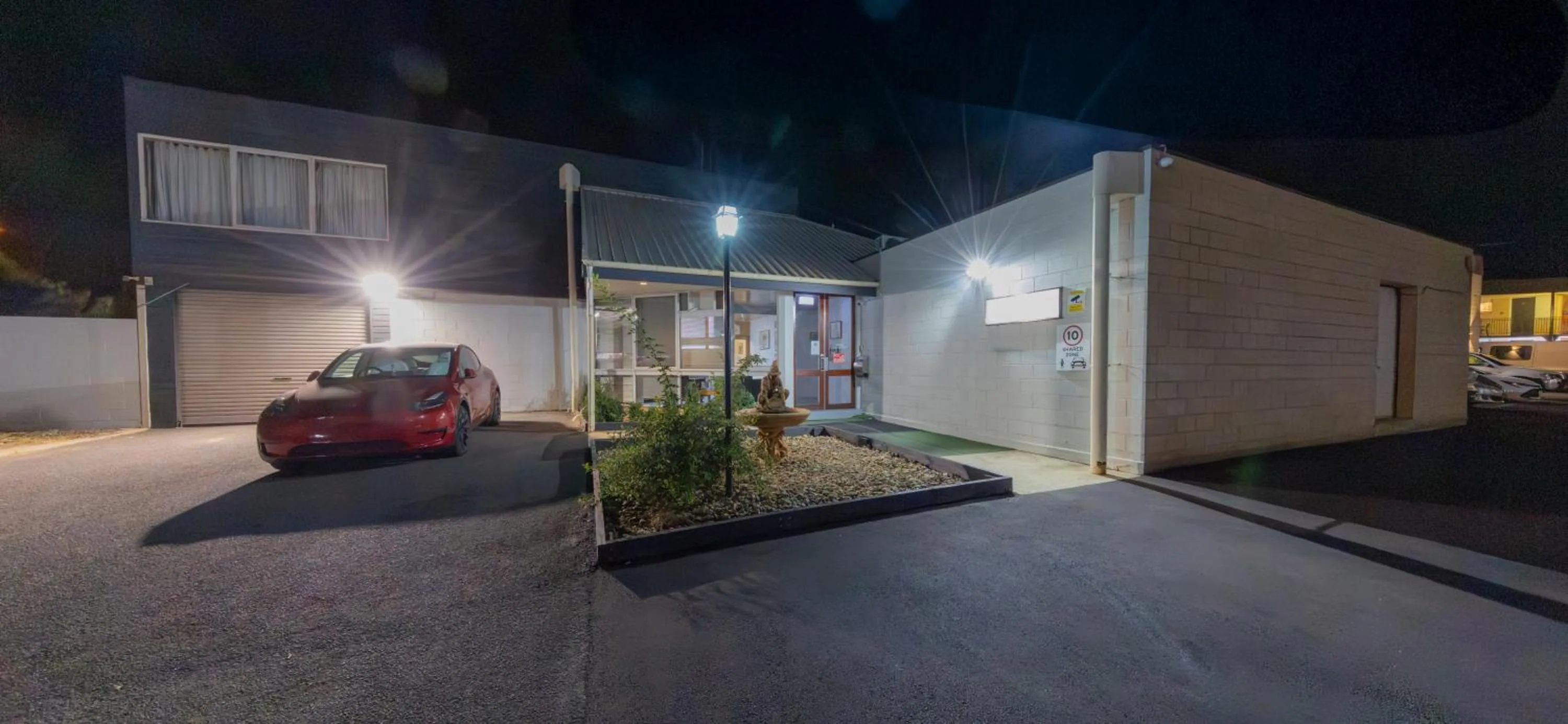 Night in Bendigo Motor Inn