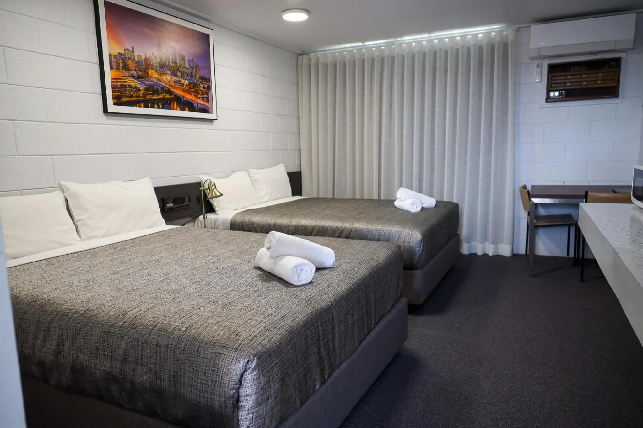 Bed in Bendigo Motor Inn