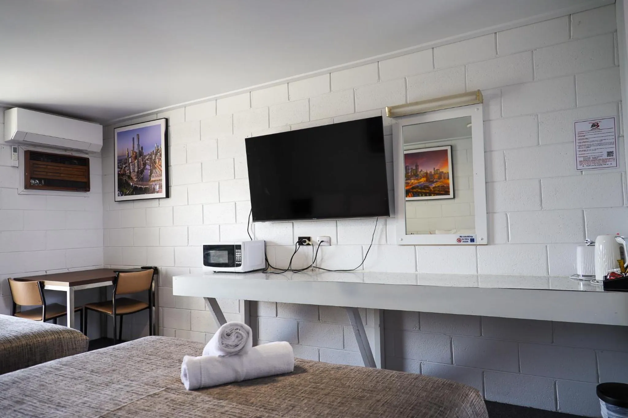 Bed in Bendigo Motor Inn