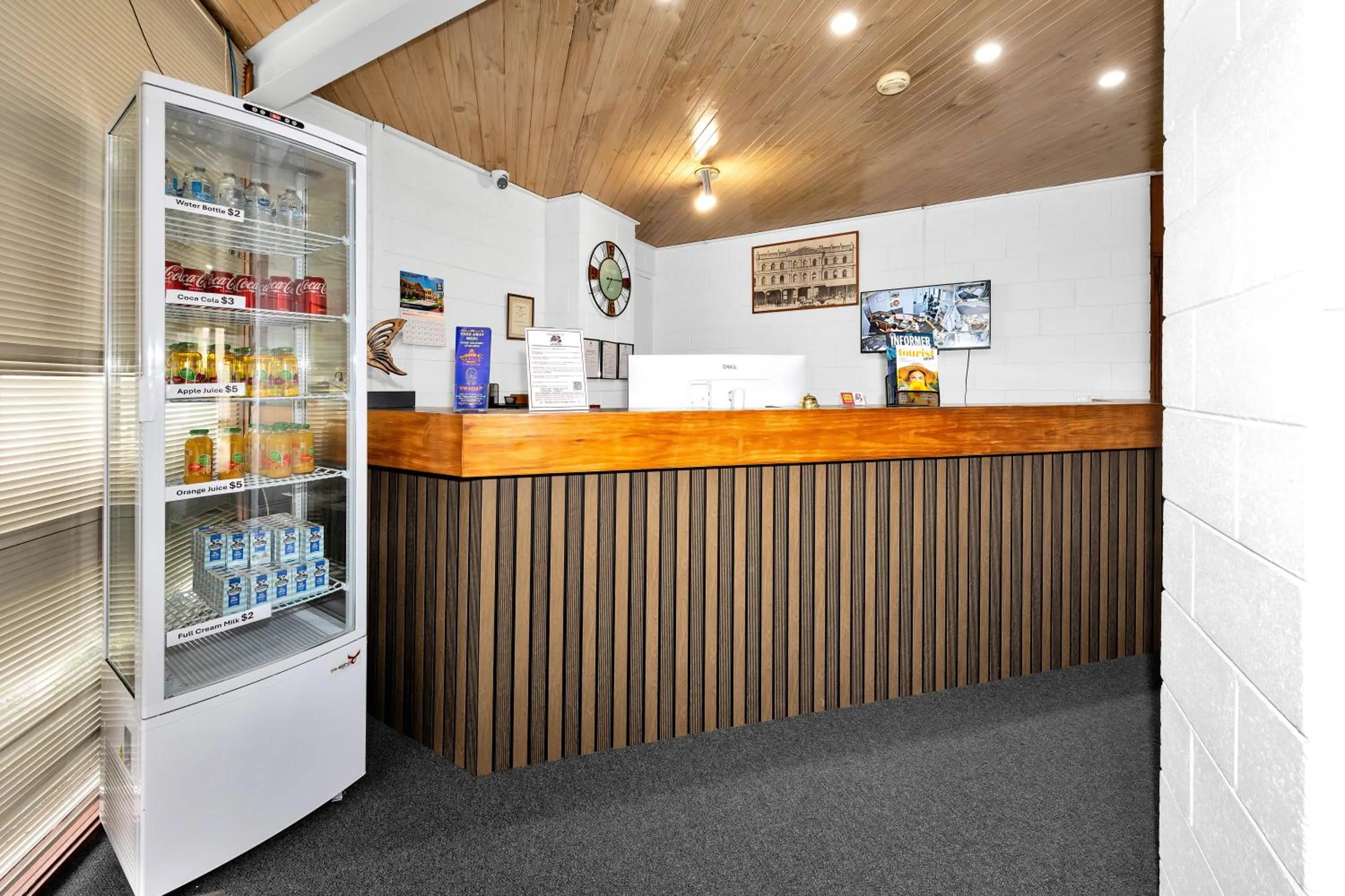 Drinks in Bendigo Motor Inn