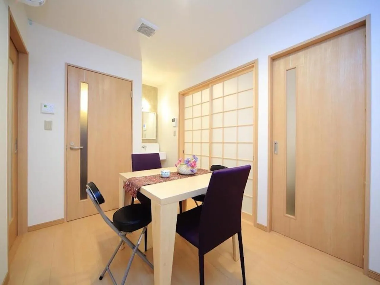 Dining area in カモンイン 比永城町