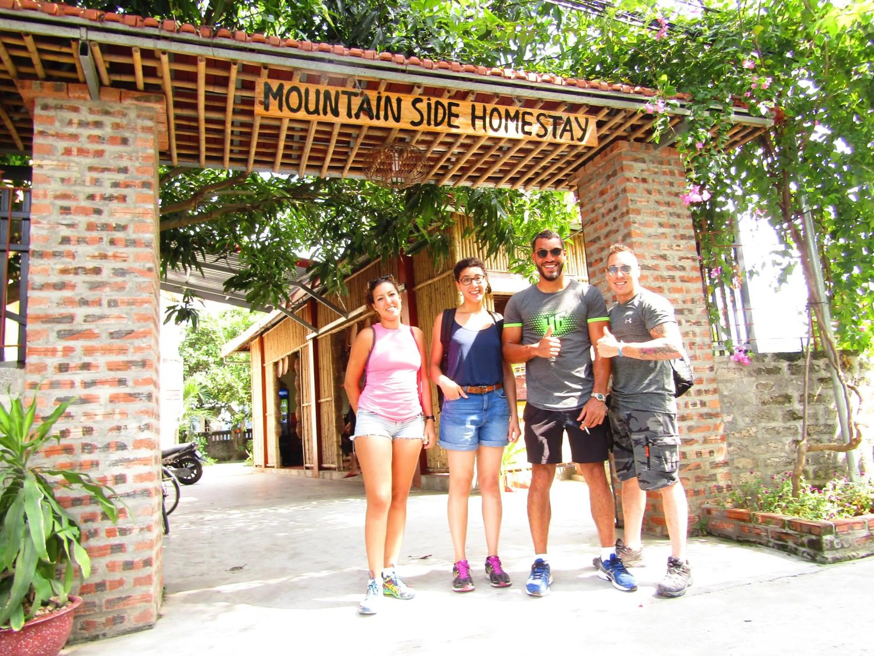 Guests in Ninh Binh Mountain Side Homestay & Cafe