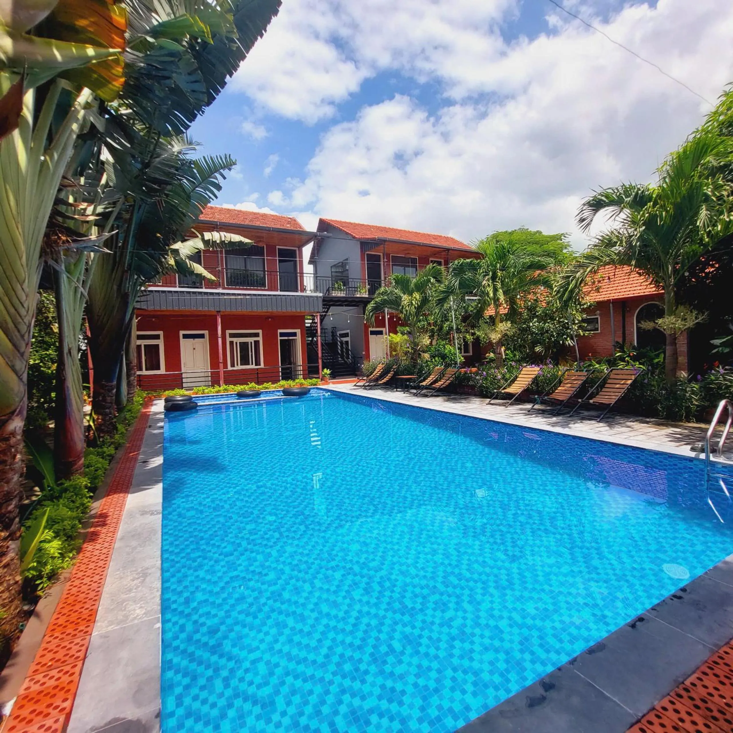 Swimming pool in Ninh Binh Mountain Side Homestay & Cafe