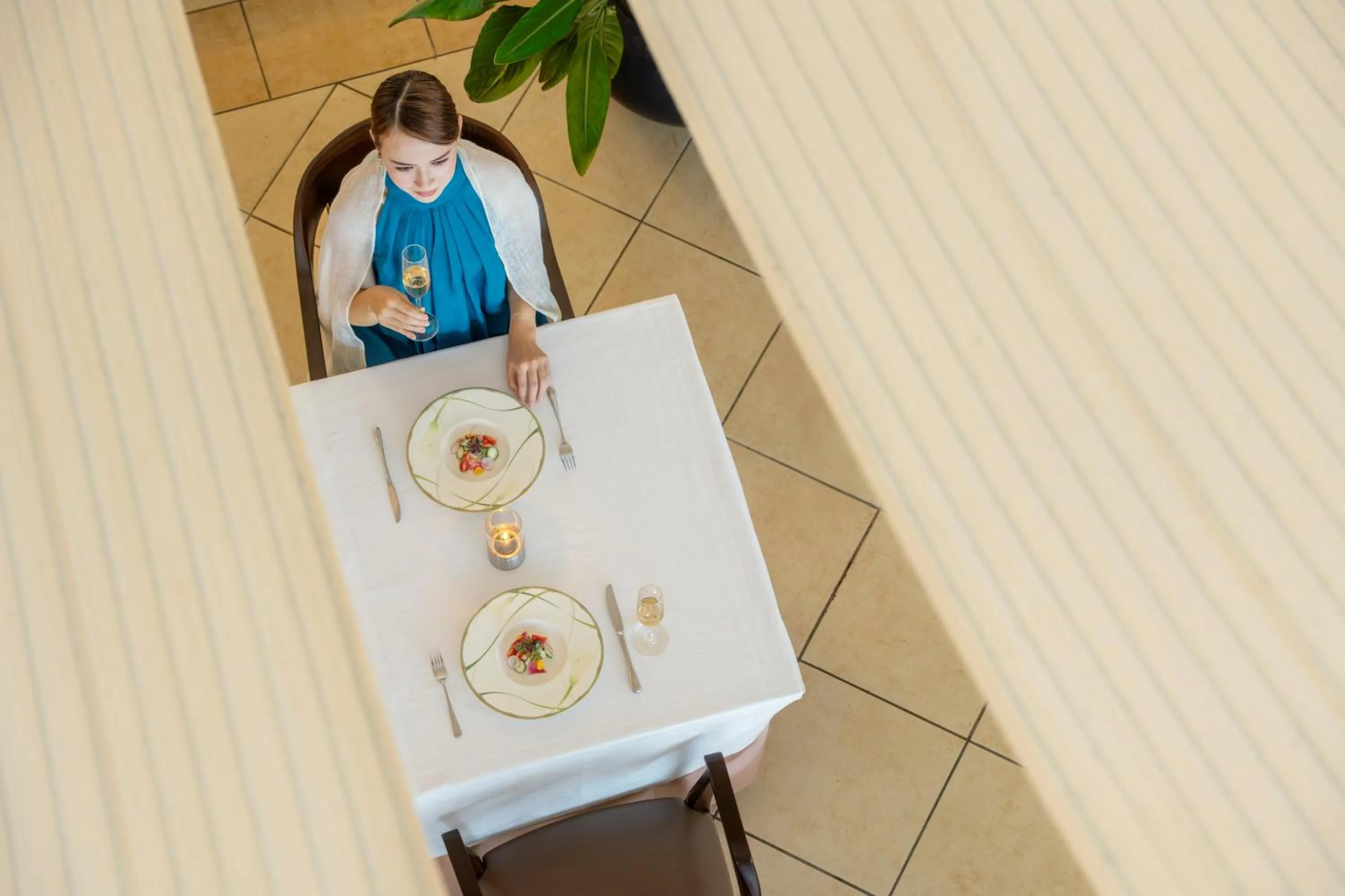 Restaurant/places to eat in Southern Beach Hotel & Resort