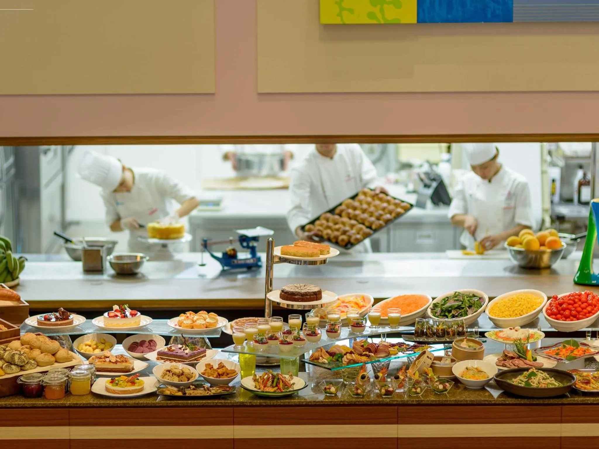 Restaurant/places to eat in Southern Beach Hotel & Resort