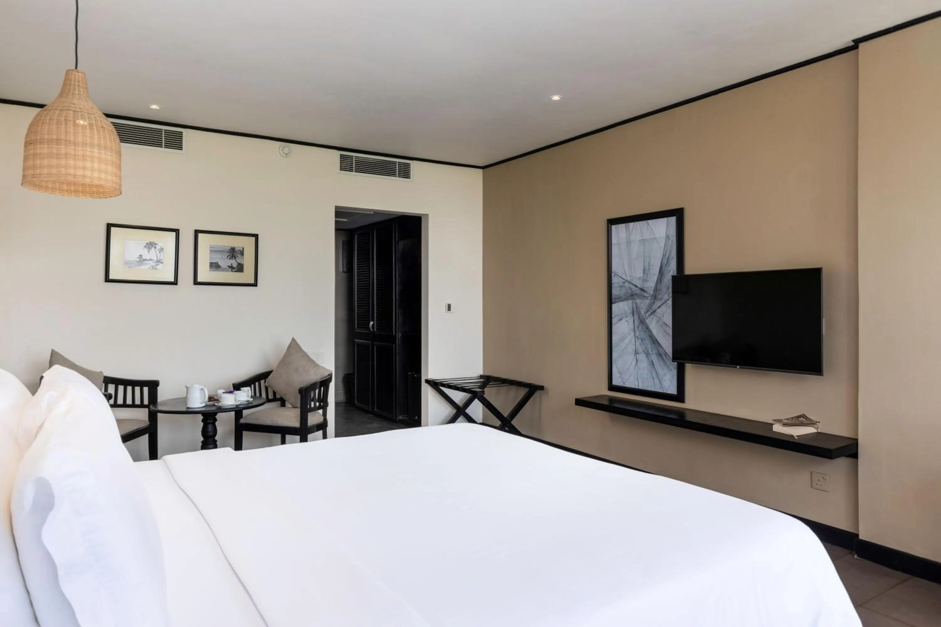 Photo of the whole room, Bed in EKHO Surf Bentota