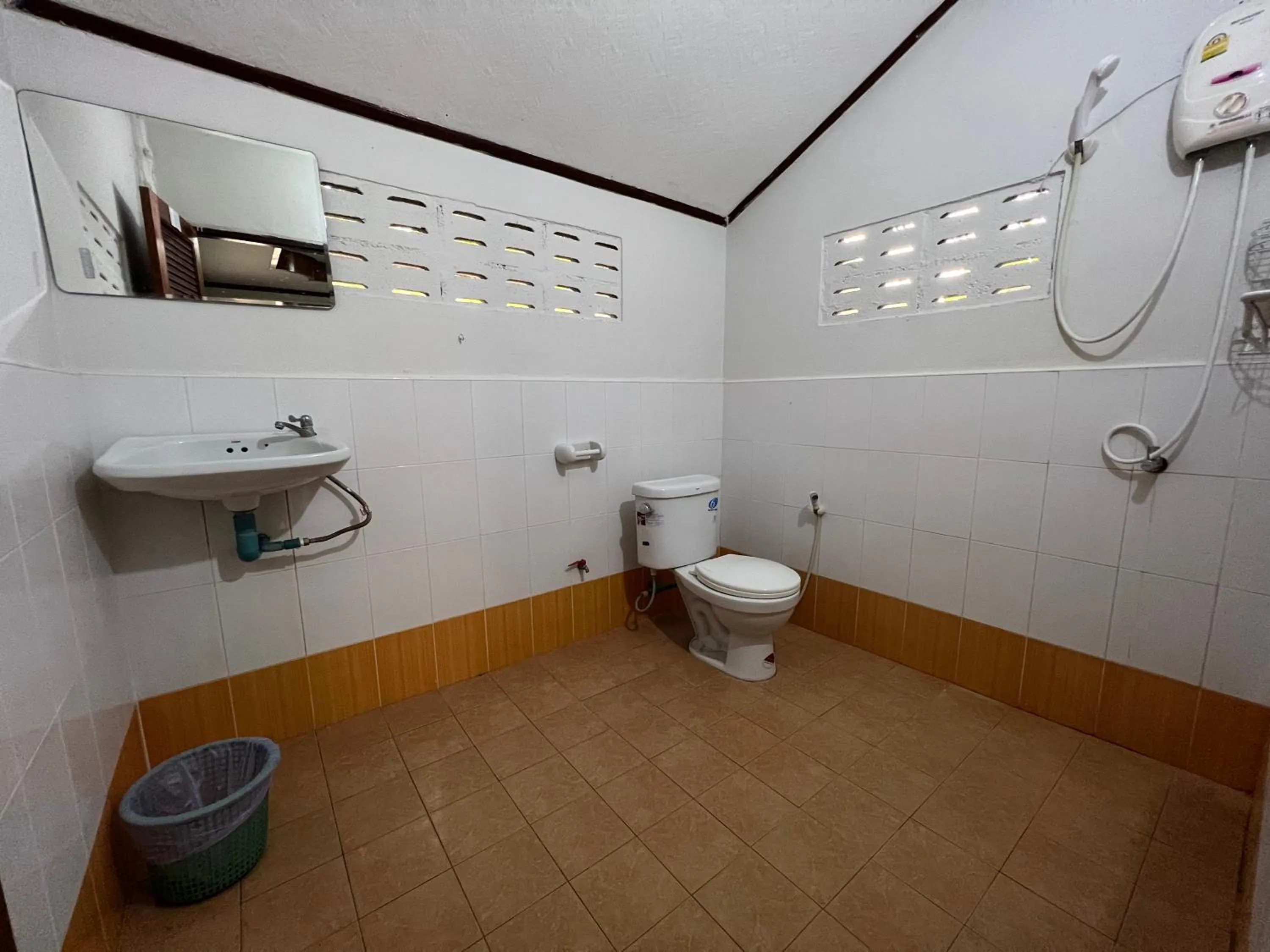 Bathroom in Haad Salad Villa