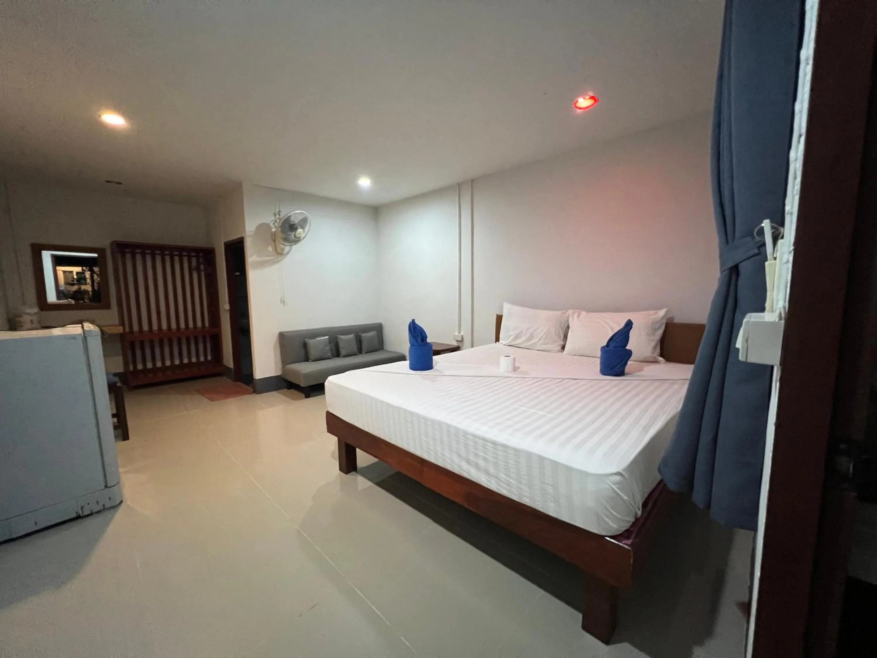Bedroom, Bed in Haad Salad Villa