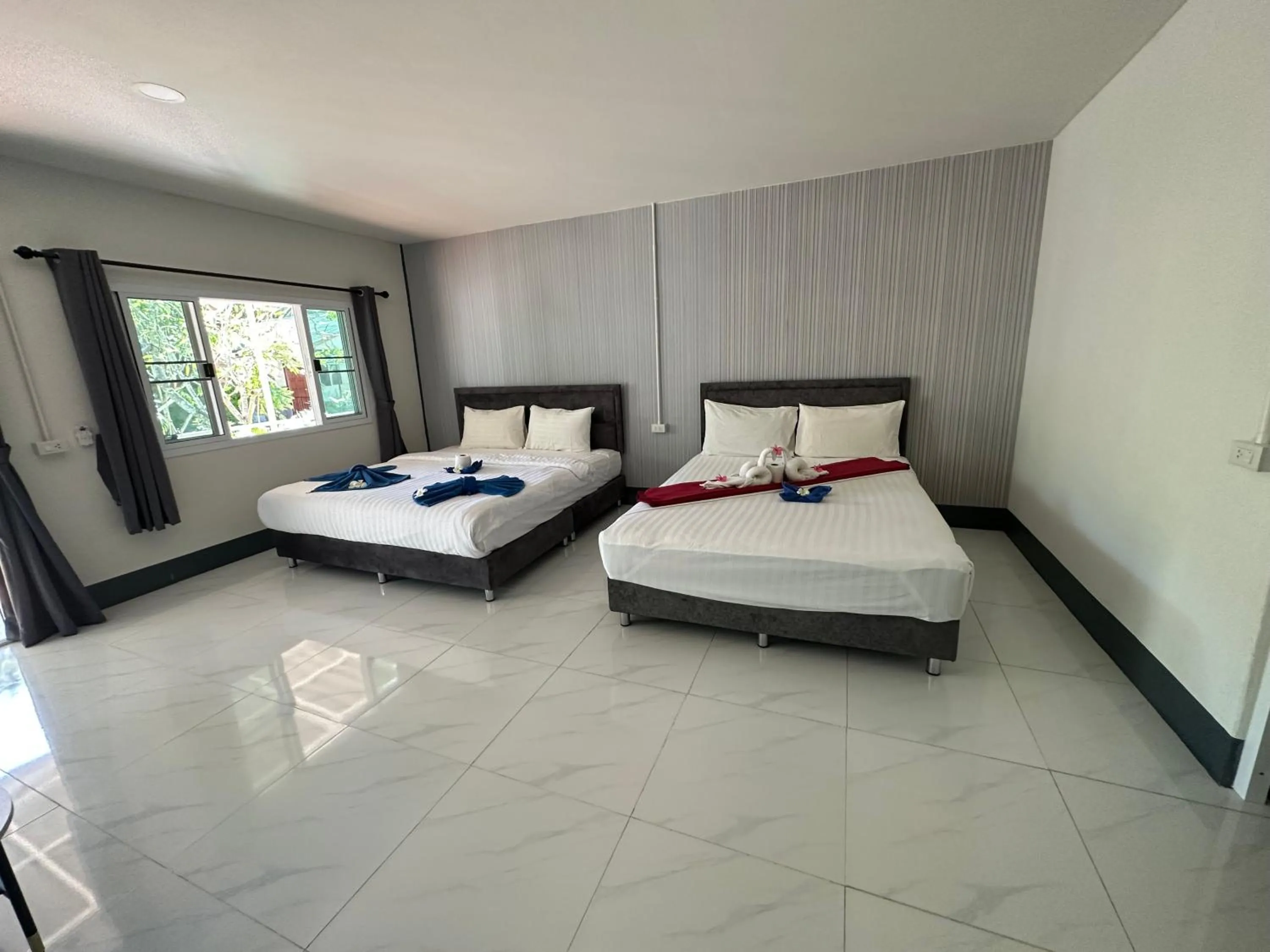 Bed in Haad Salad Villa