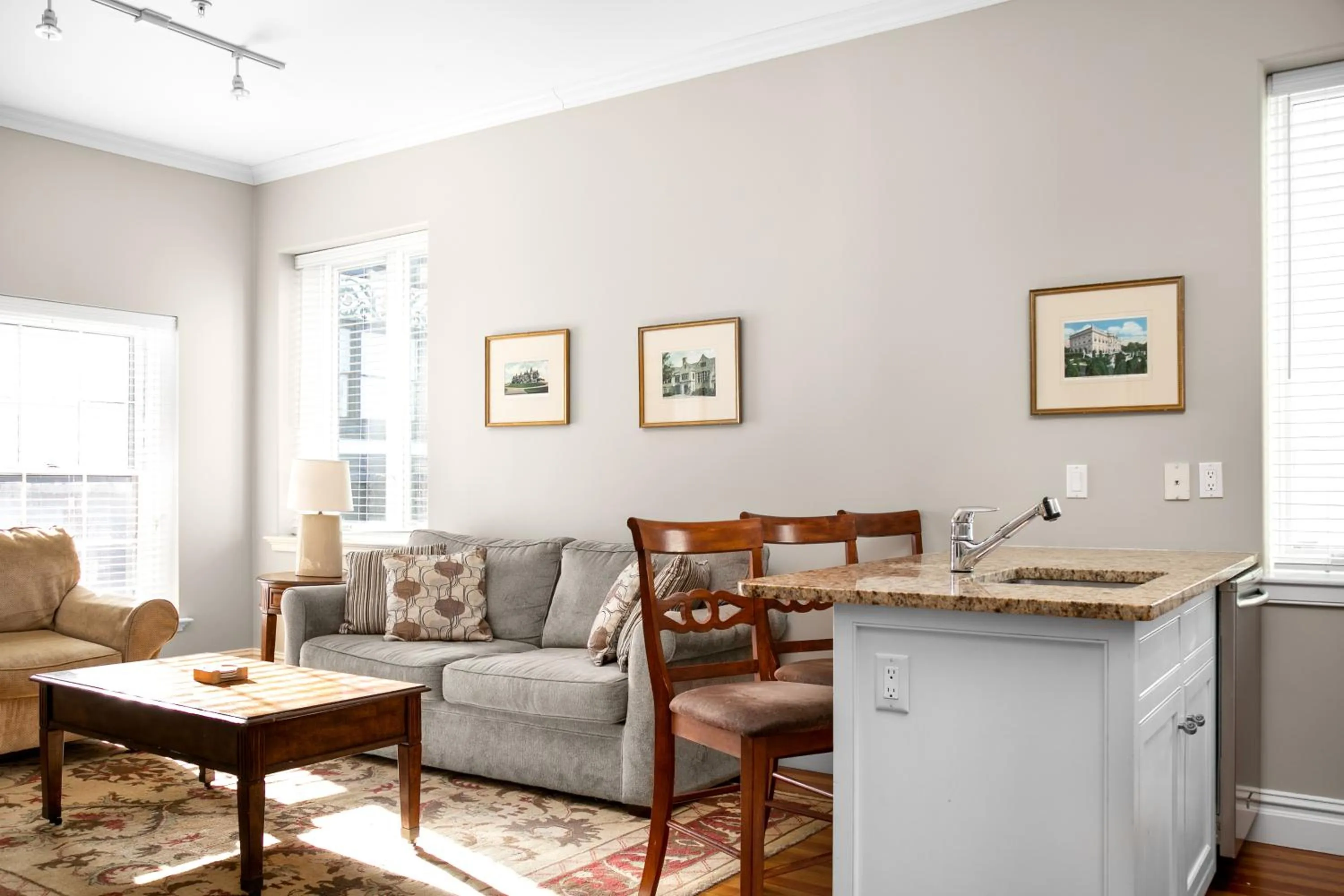 Living room in Pelham Court Hotel