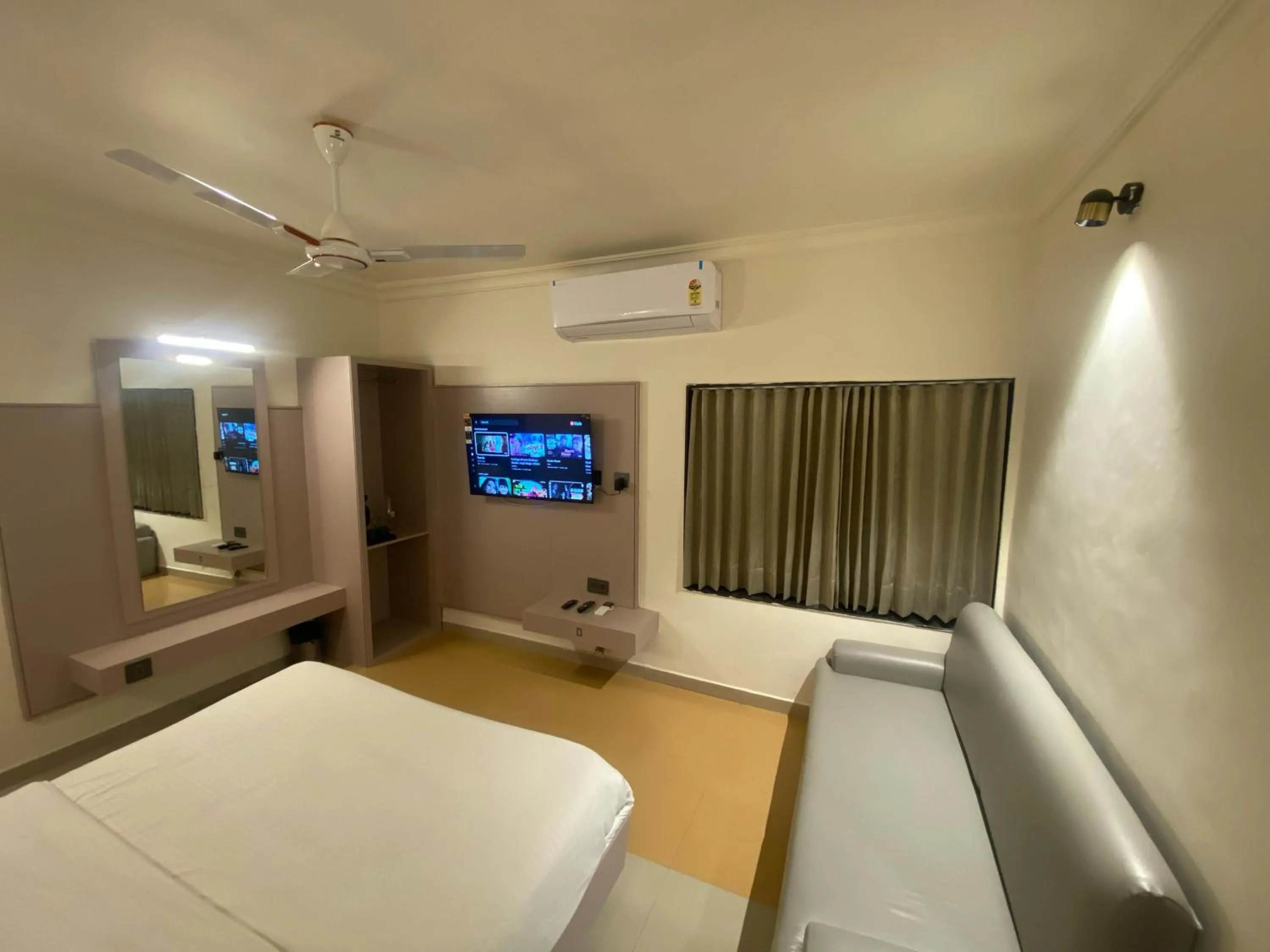 Hotel Crystal inn Nakki Lake 25 Meter