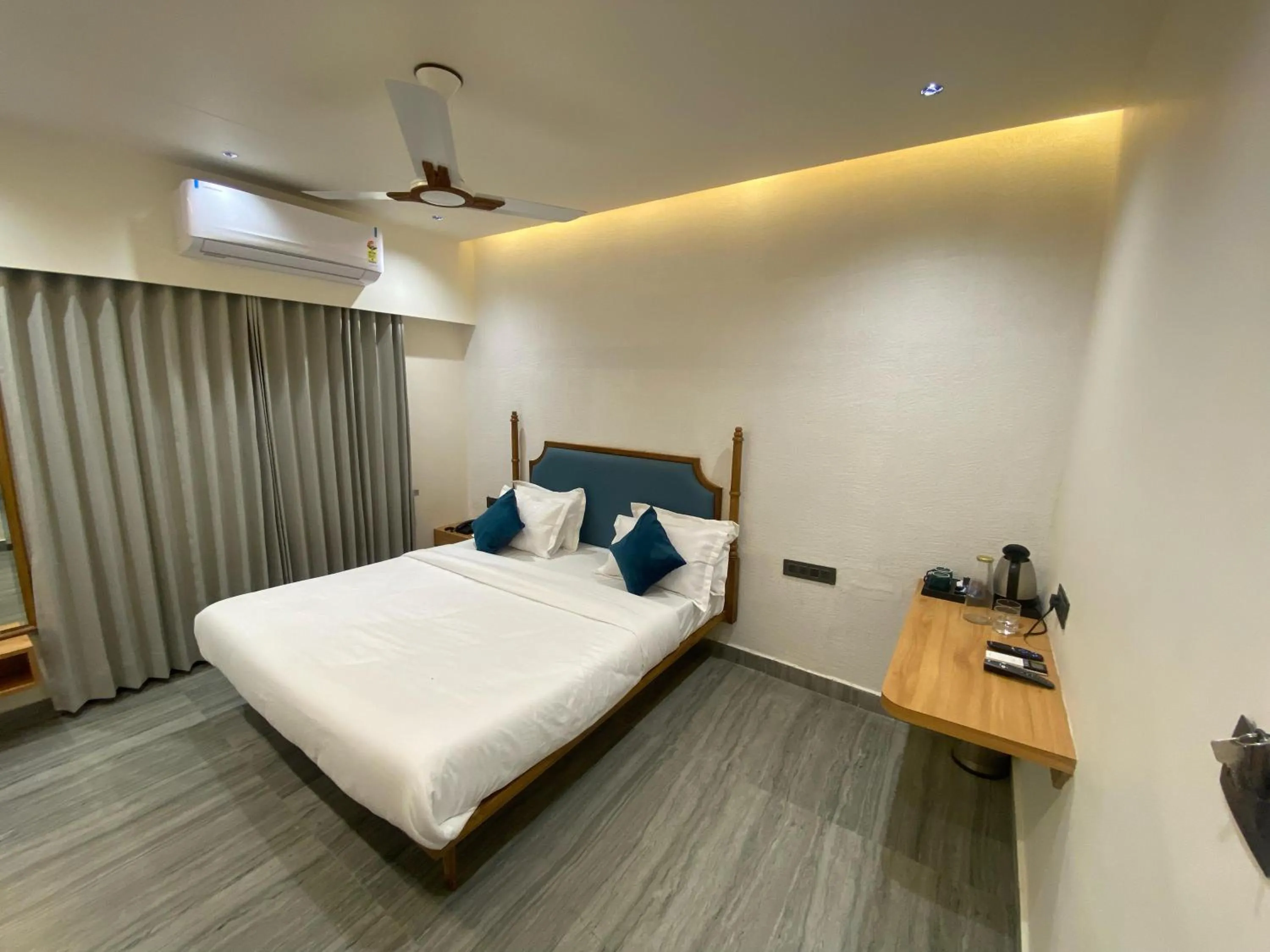 Hotel Crystal inn Nakki Lake 25 Meter