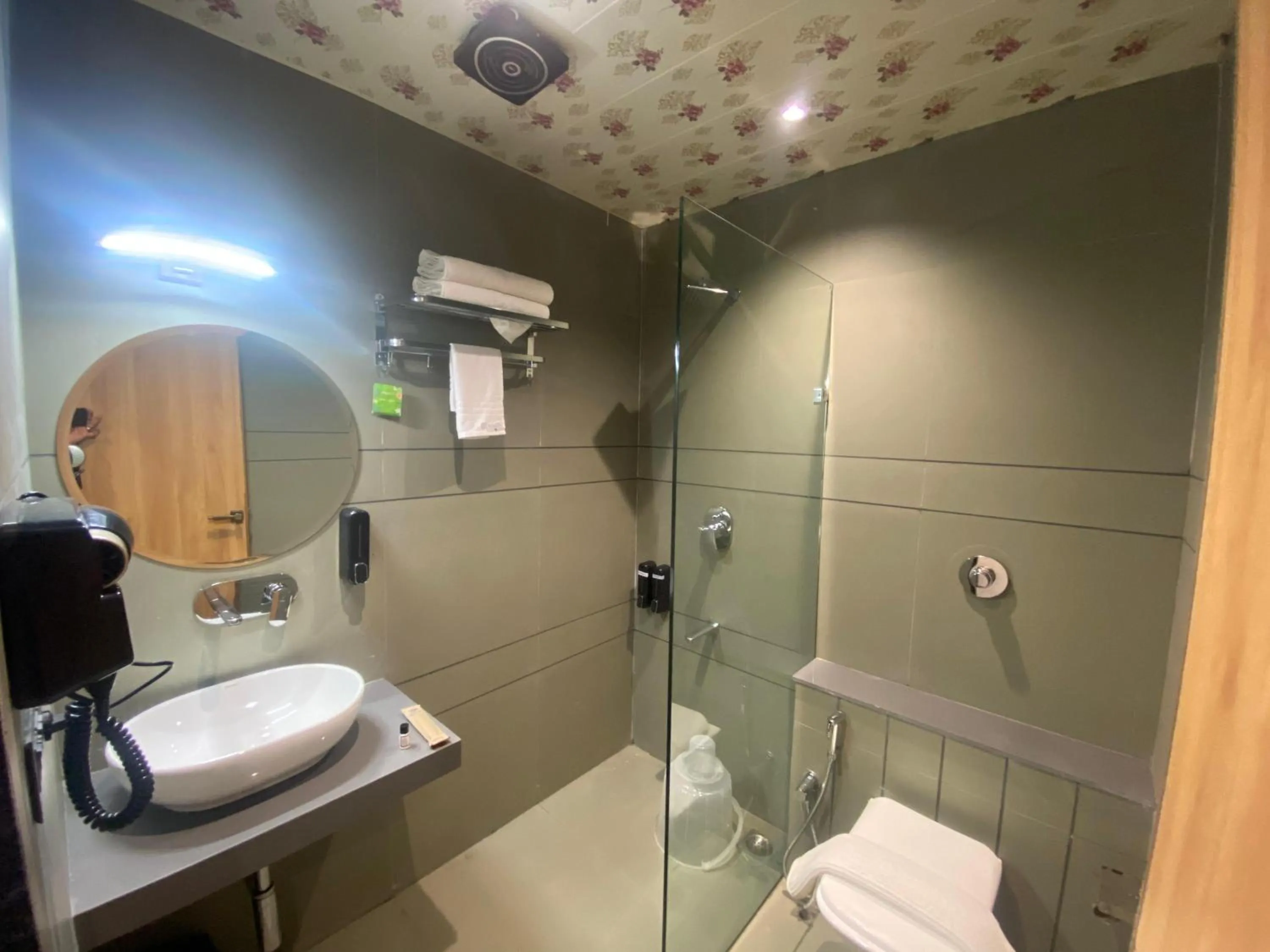 Hotel Crystal inn Nakki Lake 25 Meter