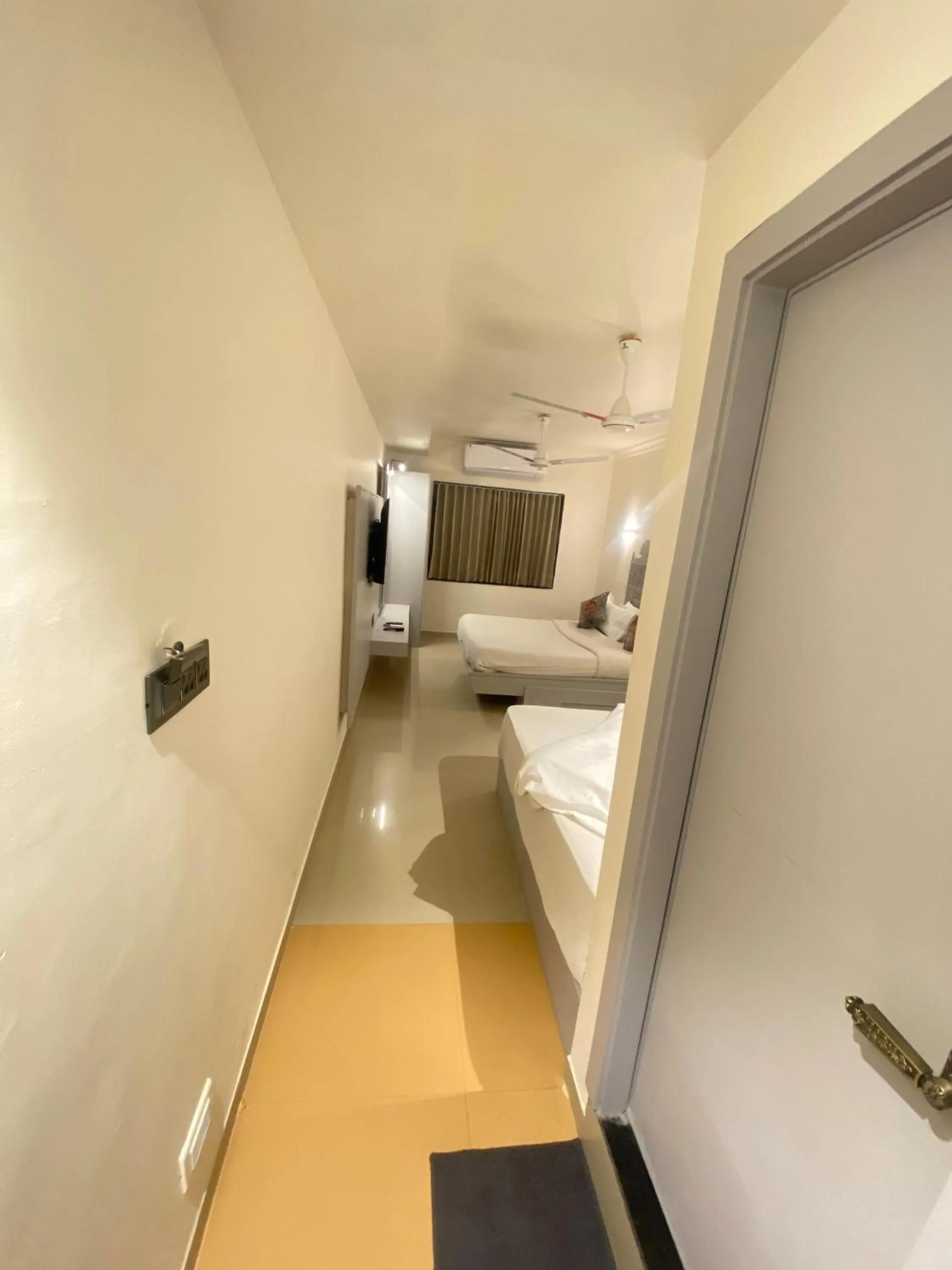 Hotel Crystal inn Nakki Lake 25 Meter