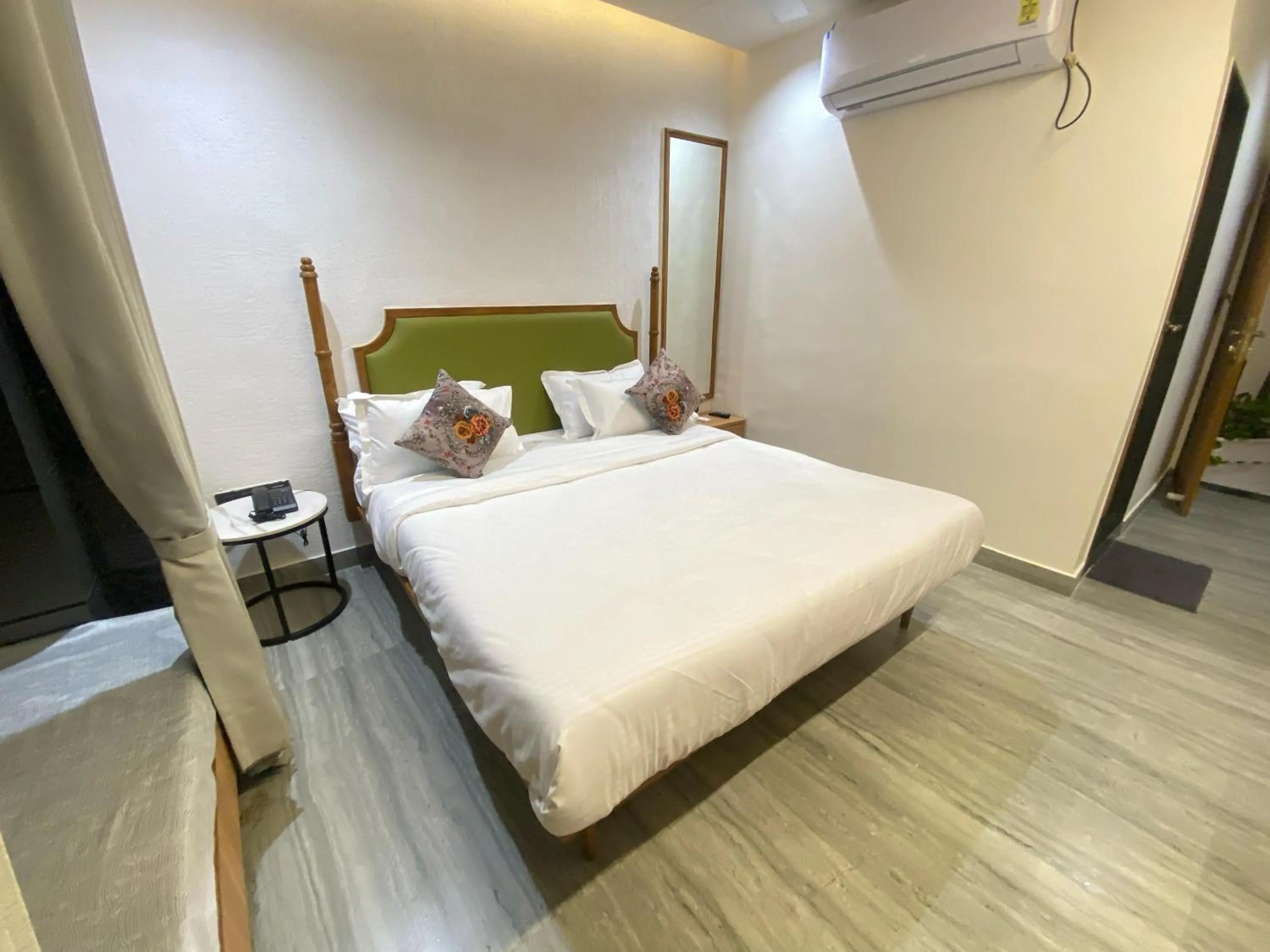 Hotel Crystal inn Nakki Lake 25 Meter