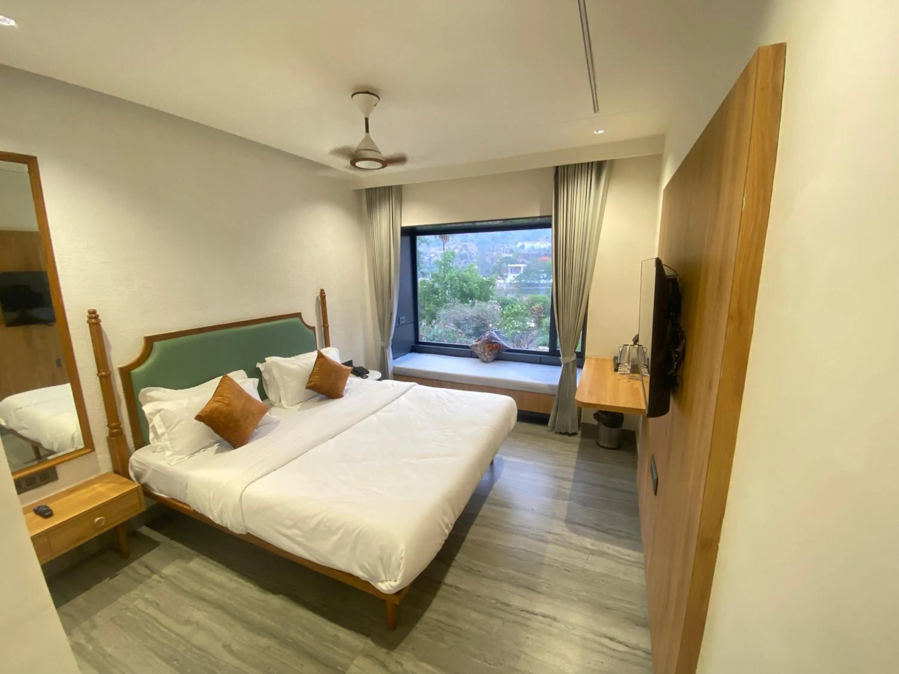 Hotel Crystal inn Nakki Lake 25 Meter