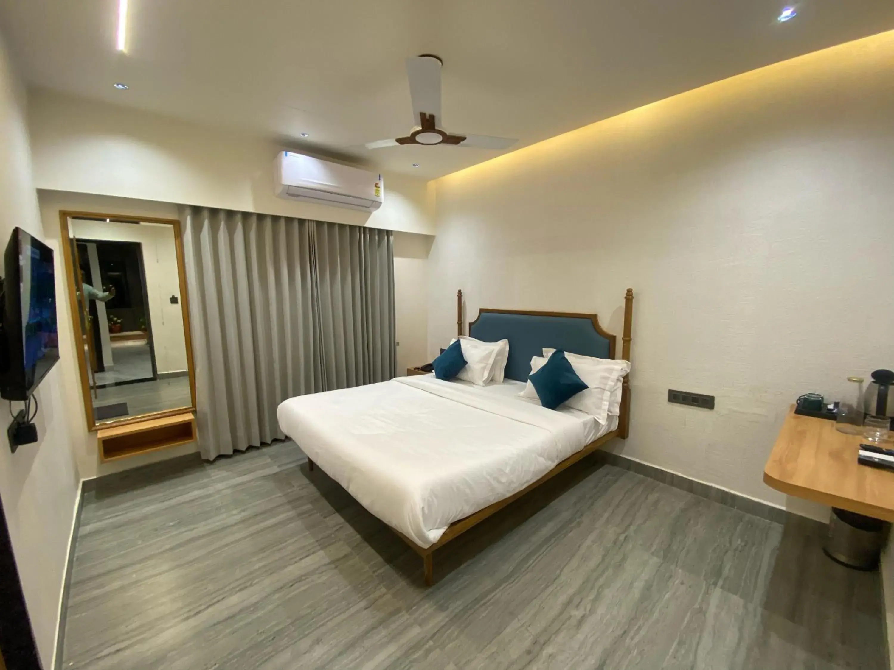 Hotel Crystal inn Nakki Lake 25 Meter Hotel Crystal inn Nakki Lake 25 Meter