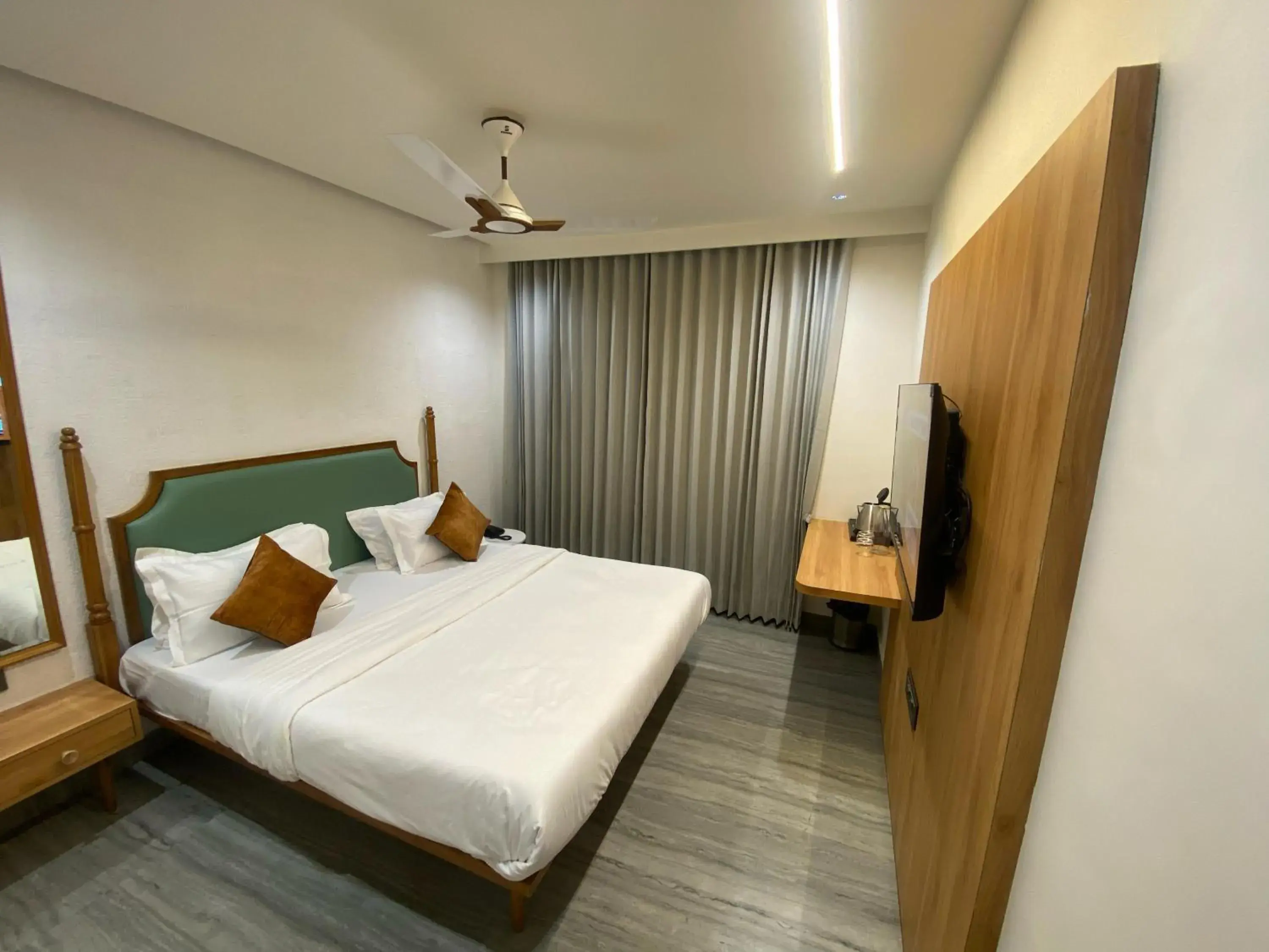 Hotel Crystal inn Nakki Lake 25 Meter Hotel Crystal inn Nakki Lake 25 Meter