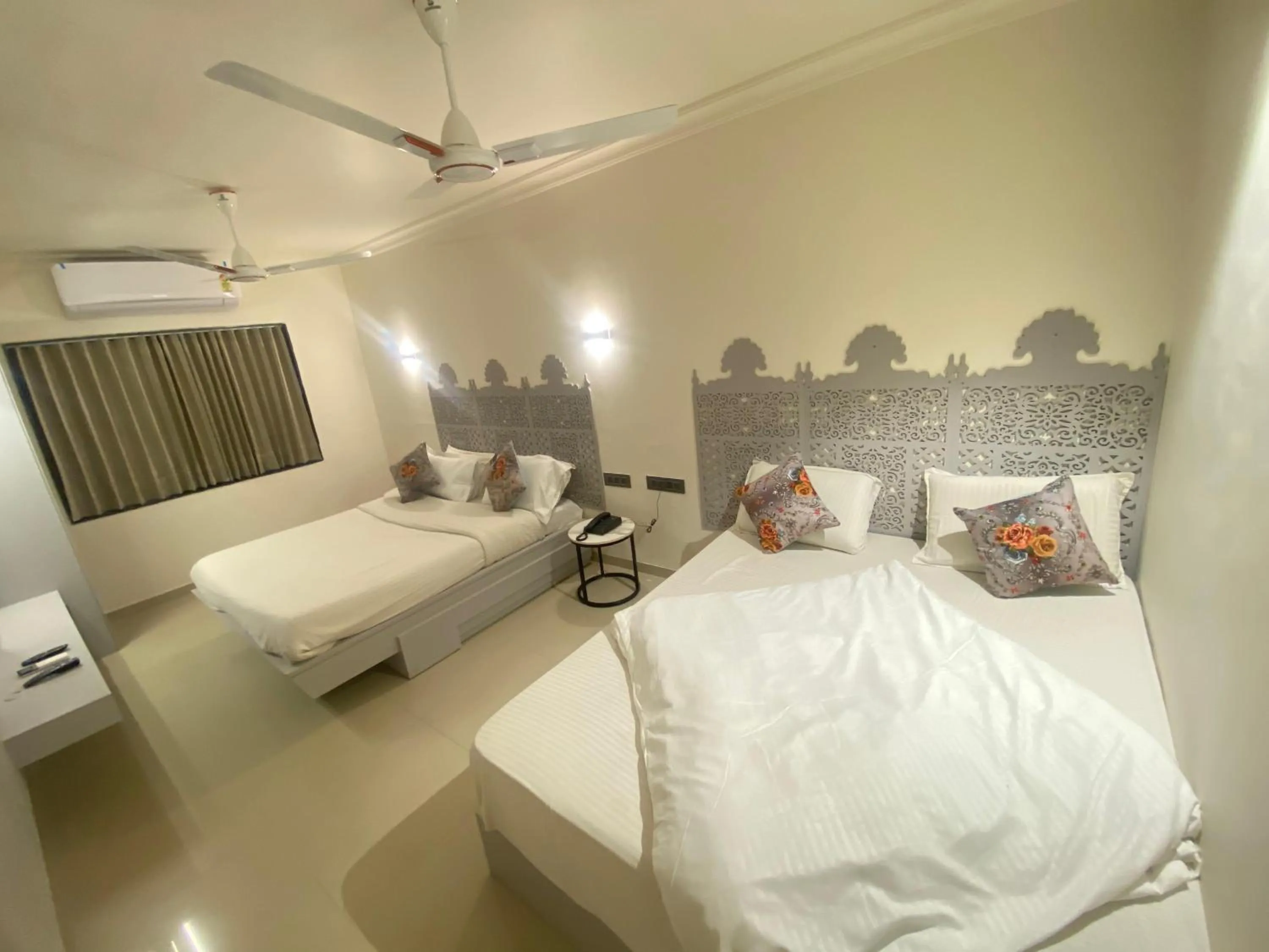 Hotel Crystal inn Nakki Lake 25 Meter