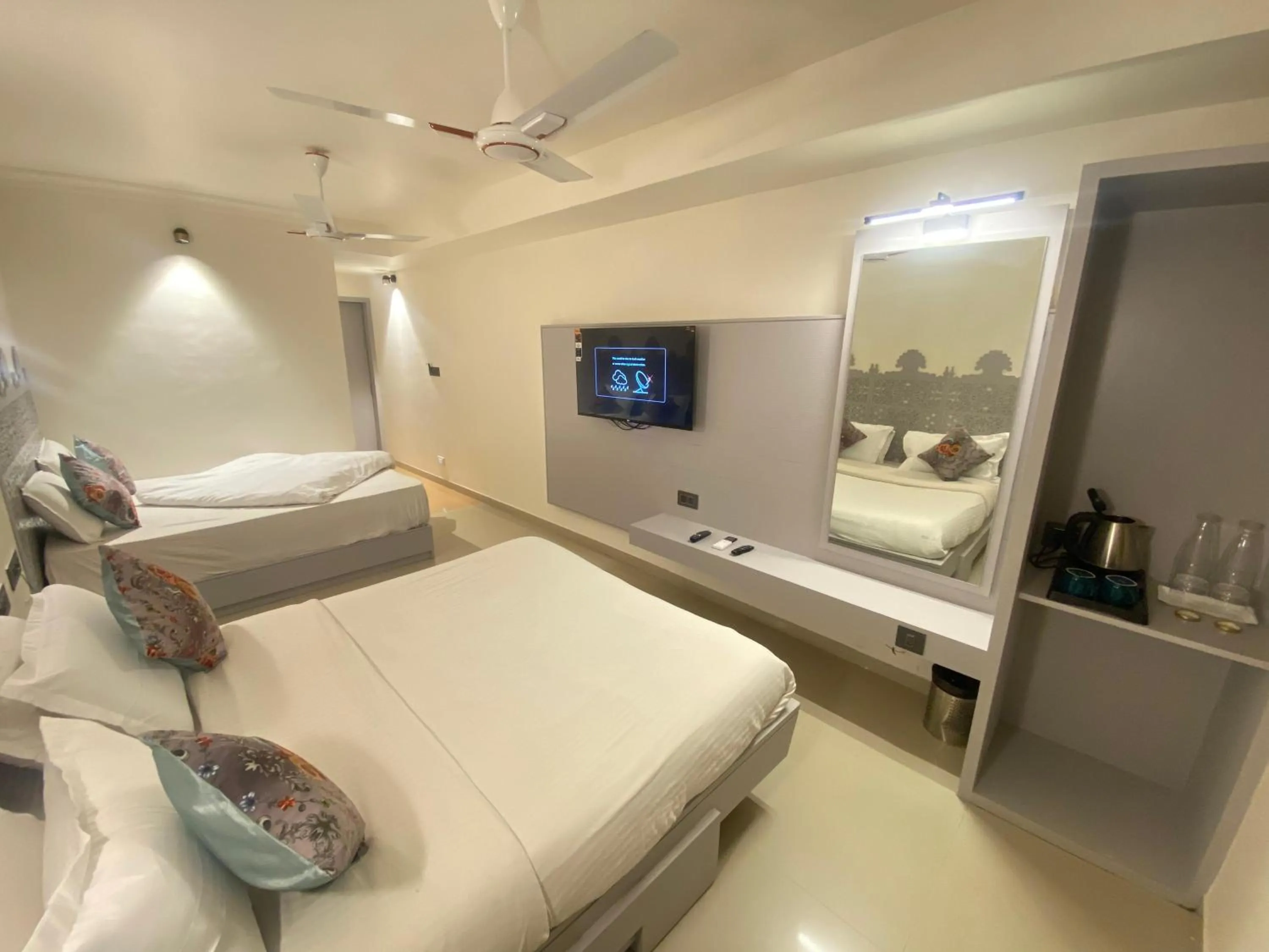 Hotel Crystal inn Nakki Lake 25 Meter