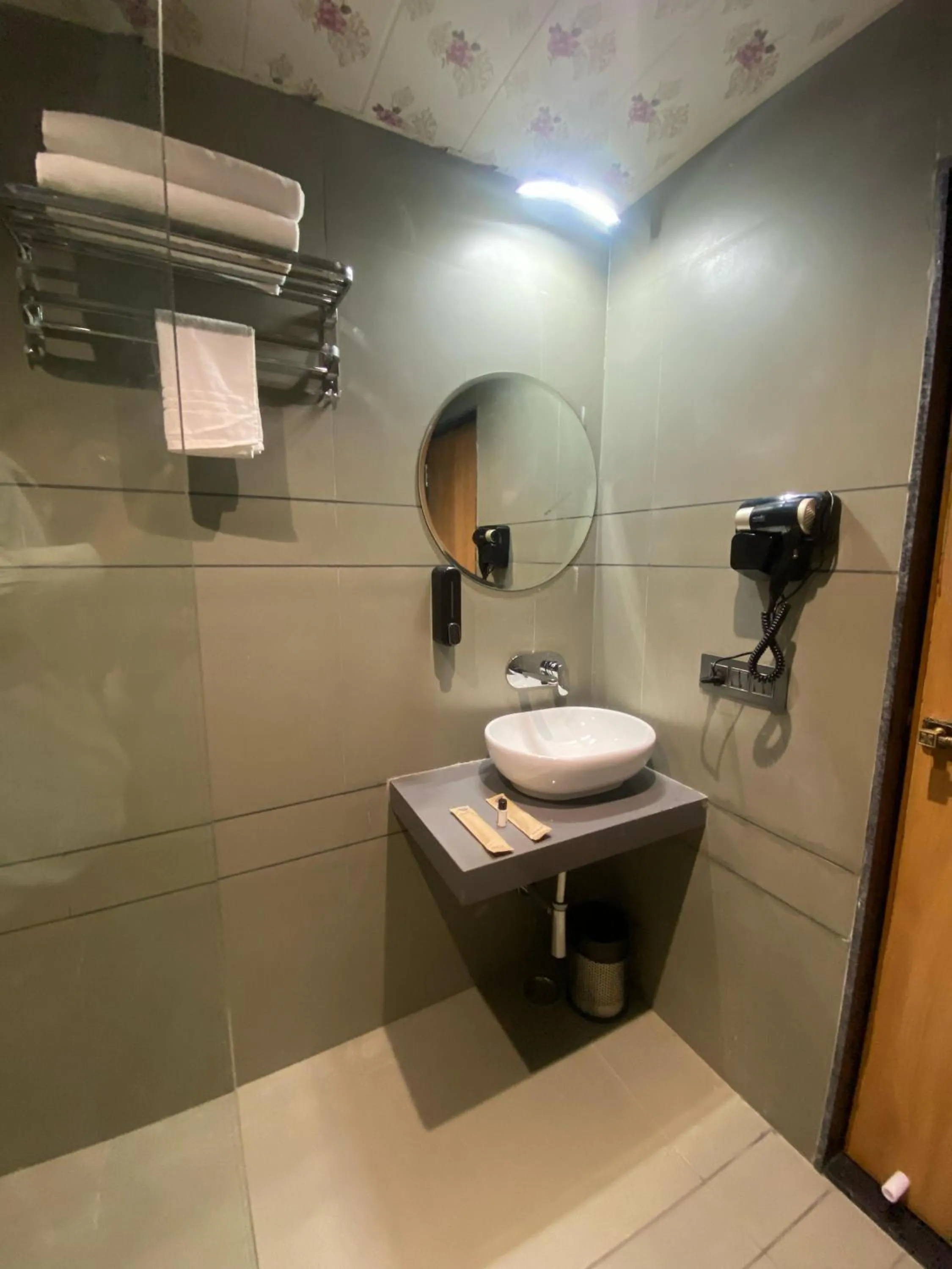 Hotel Crystal inn Nakki Lake 25 Meter