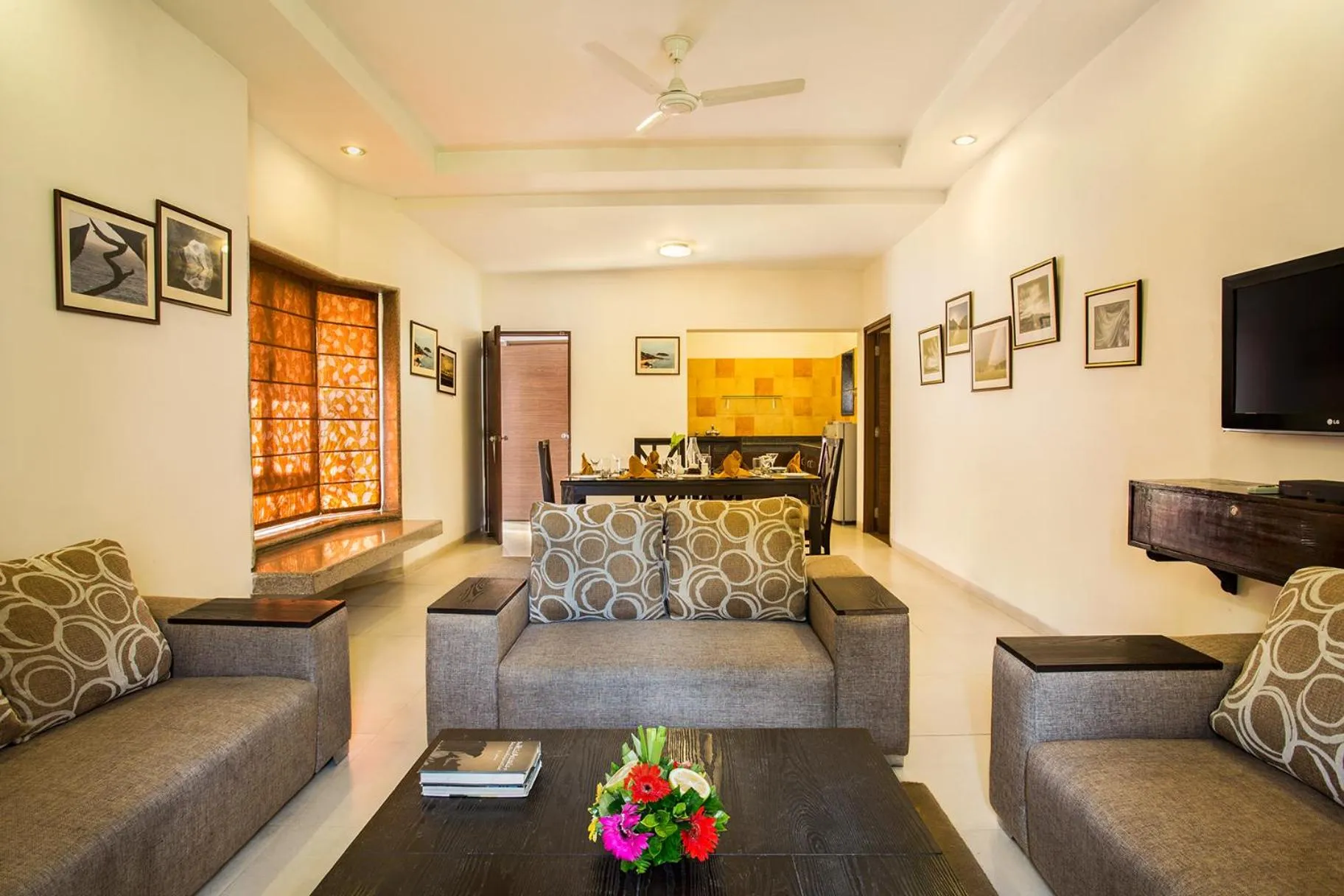 Seating area in The Riverview Retreat Corbett by Leisure Hotels