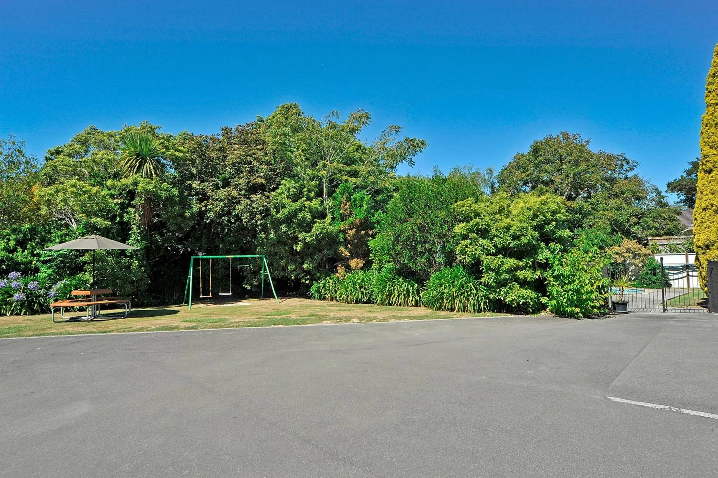 Day in A'La Vista Motel