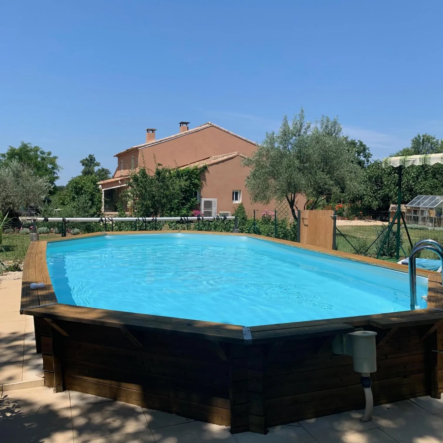 Swimming pool in Chambre d'hôtes Le Cèdre