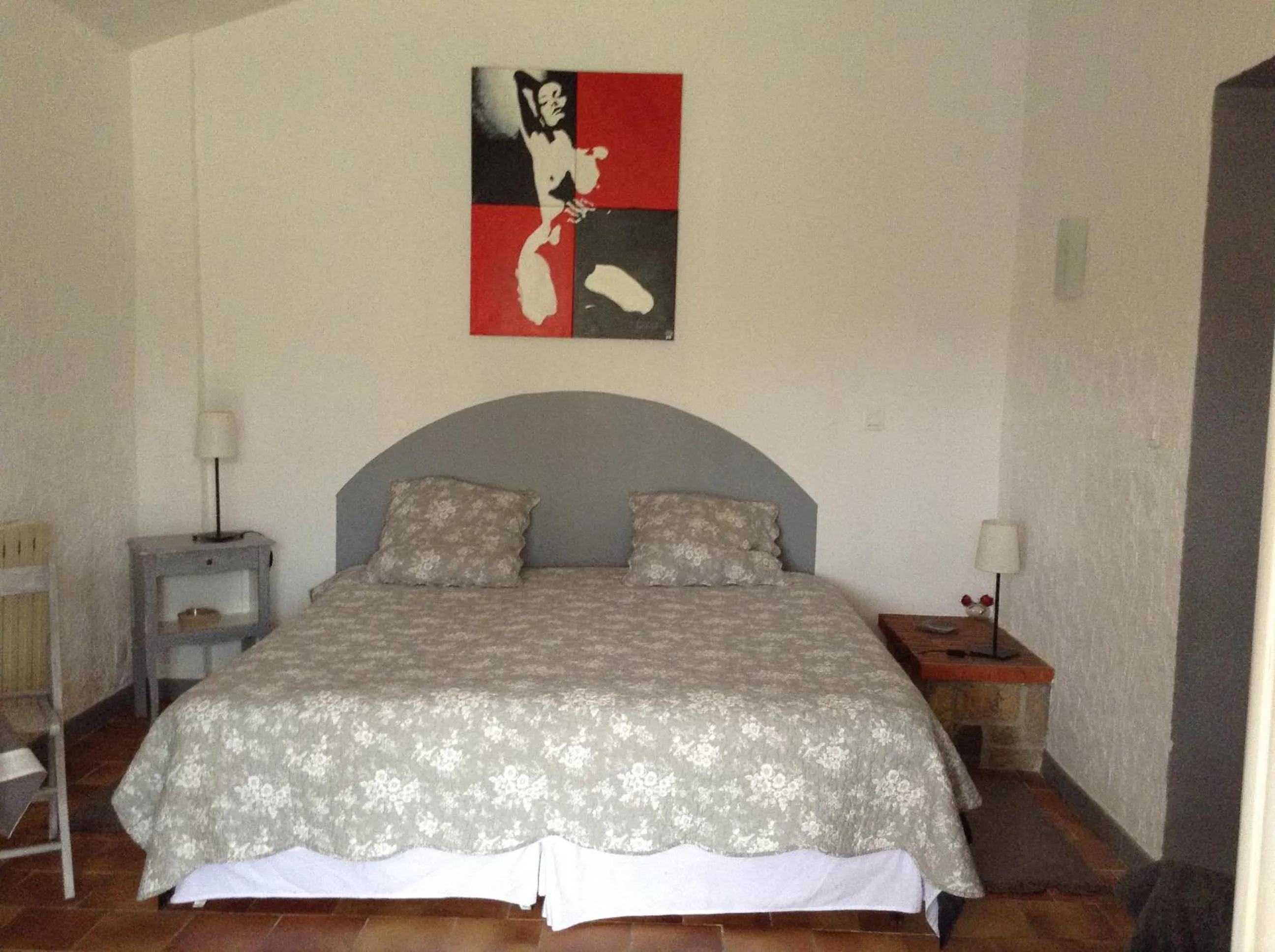 Photo of the whole room, Bed in Chambre d'hôtes Le Cèdre