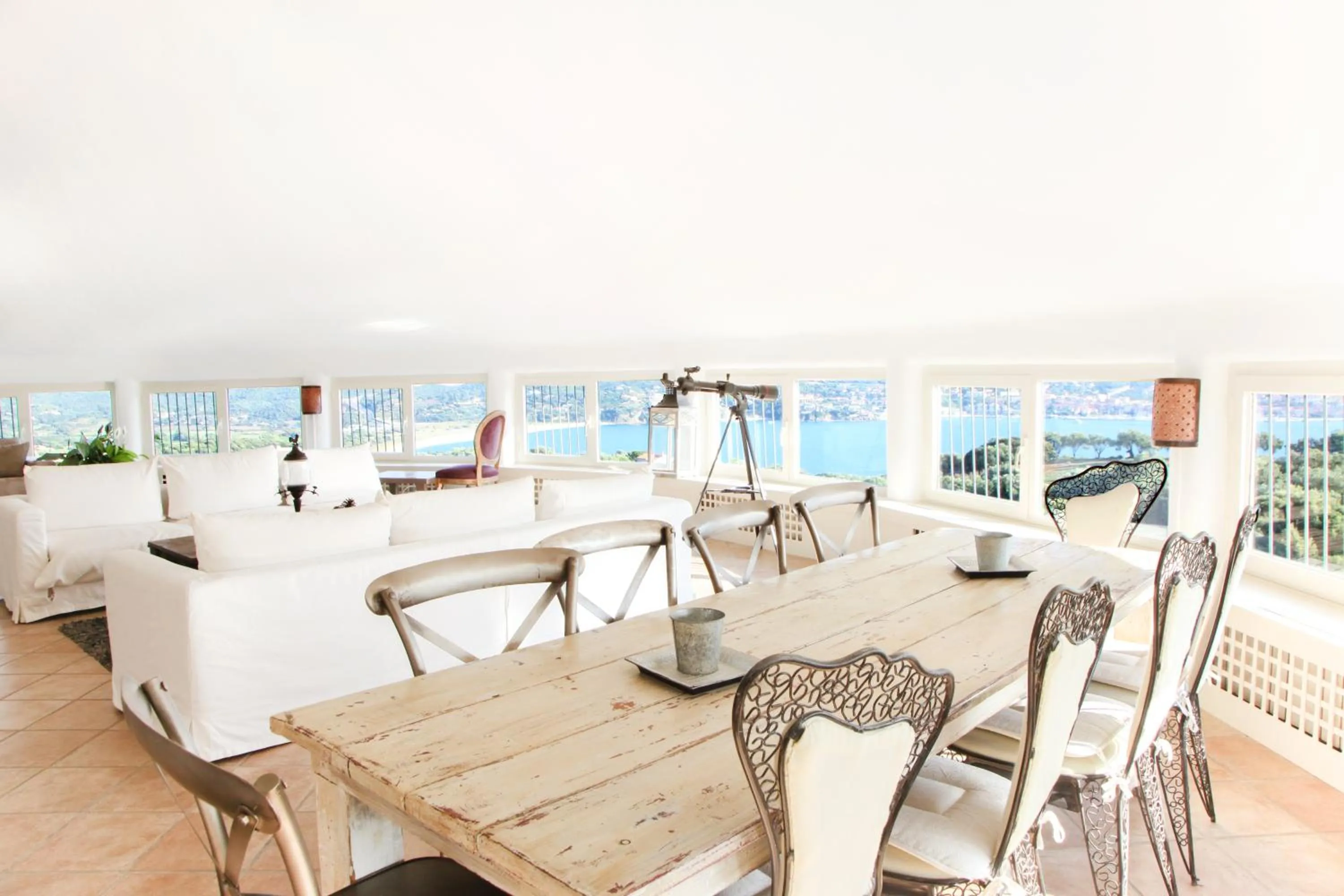 TV and multimedia in L'Hostellerie du Moulin des Oliviers