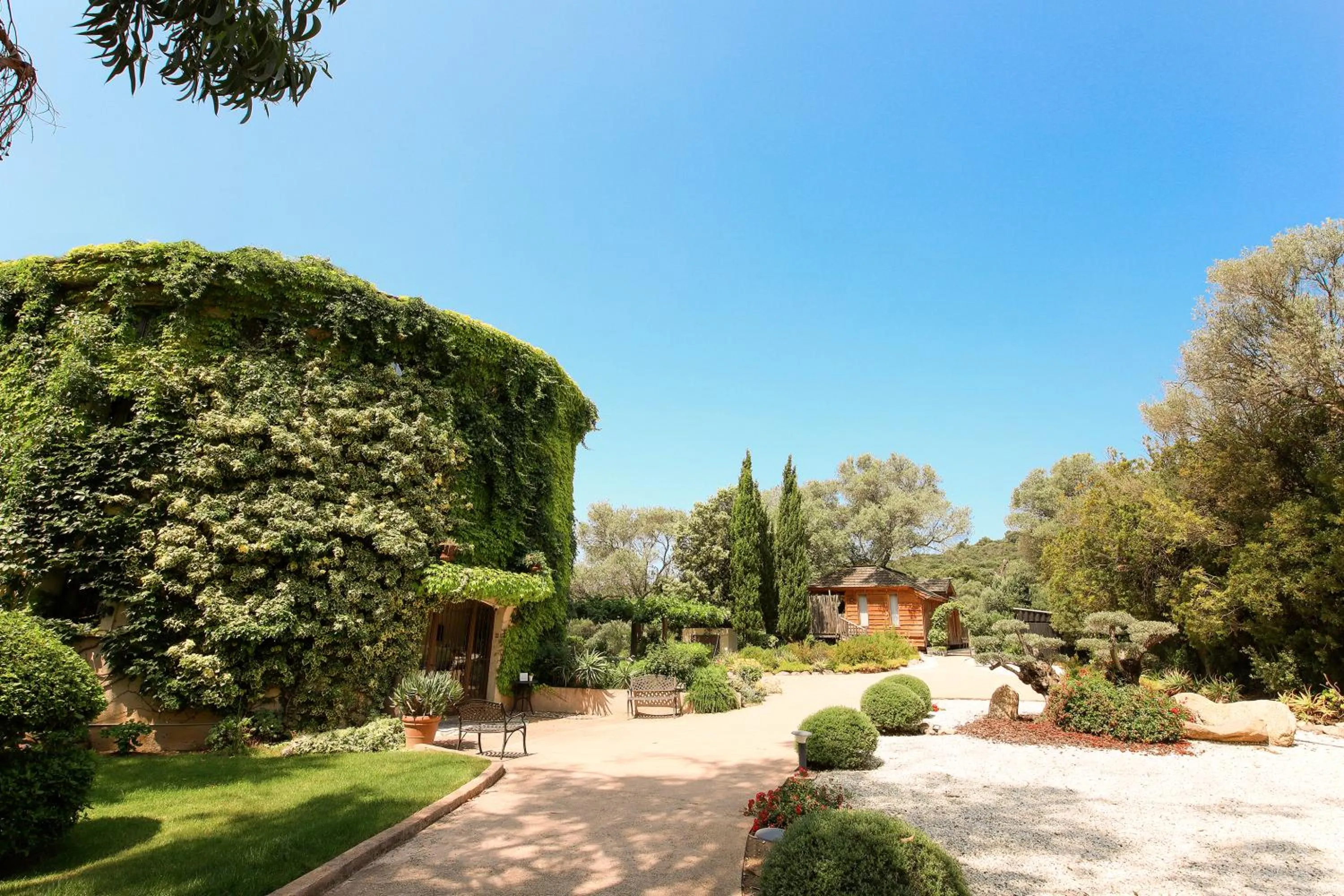 Property building in L'Hostellerie du Moulin des Oliviers