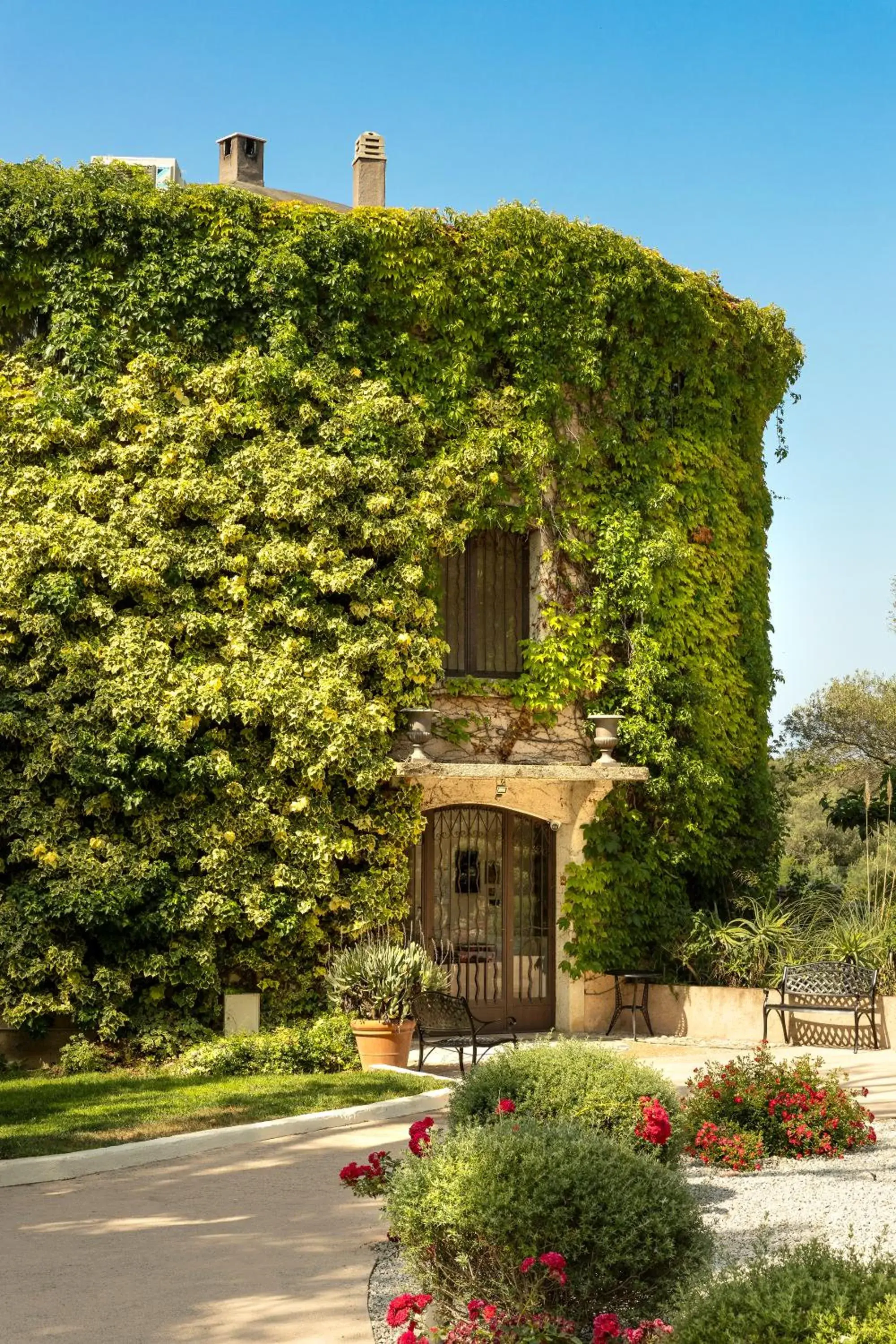 L'Hostellerie du Moulin des Oliviers L'Hostellerie du Moulin des Oliviers