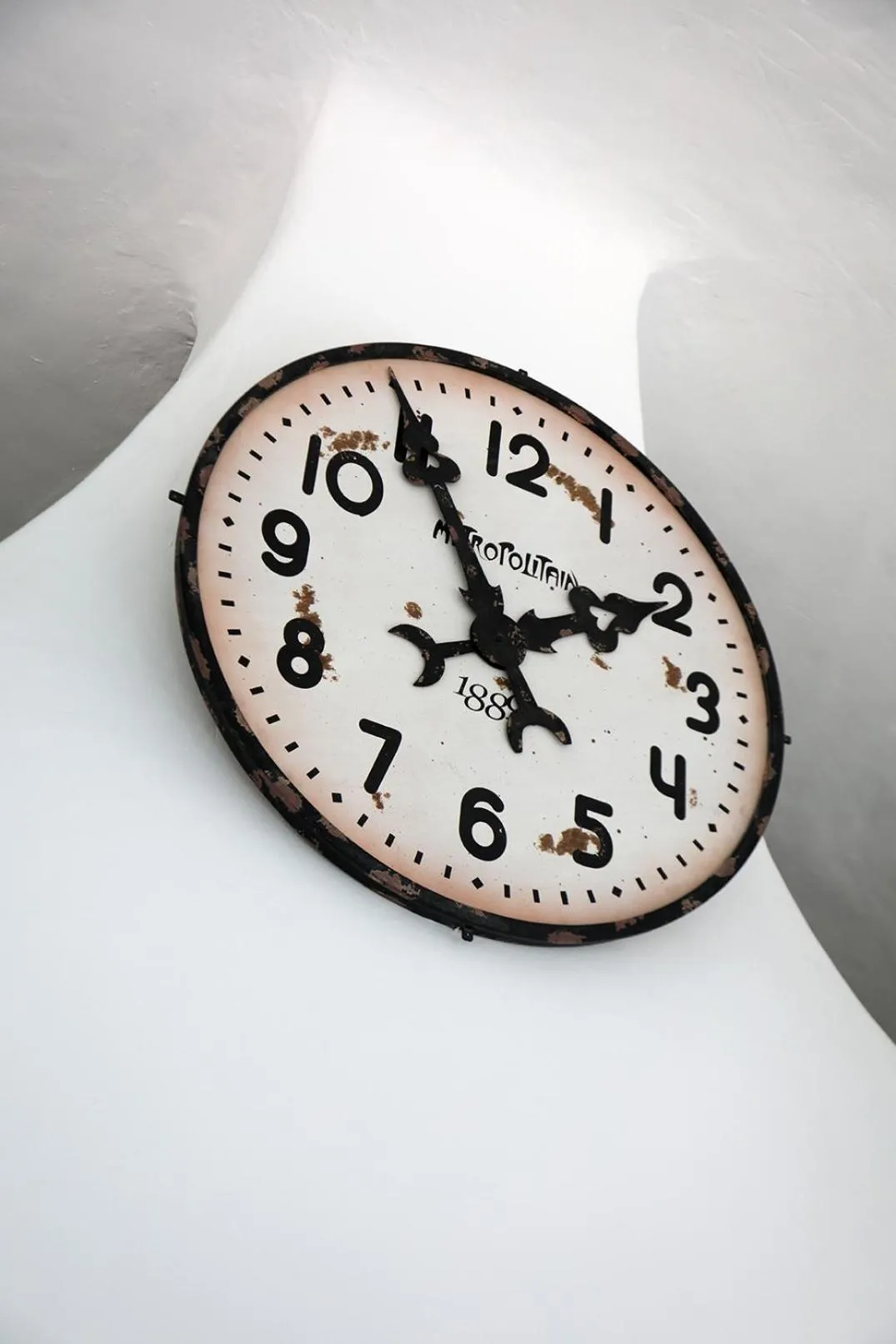 Decorative detail in L'Hostellerie du Moulin des Oliviers