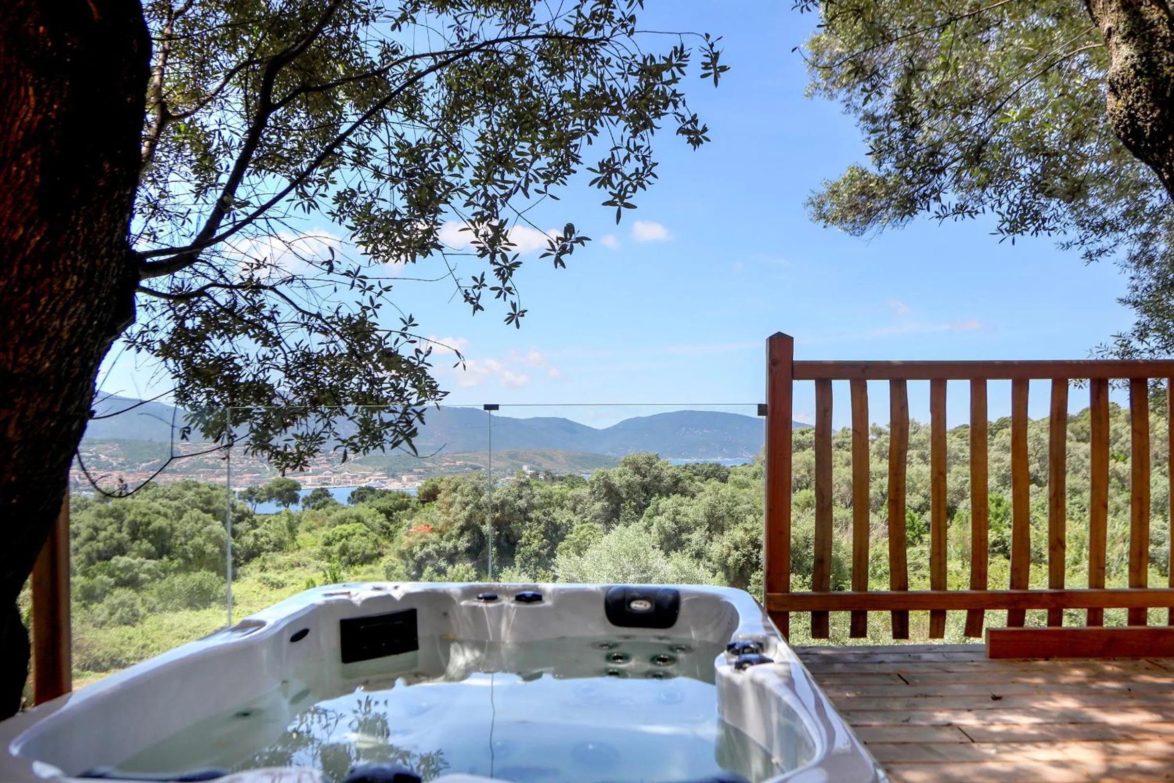 Patio in L'Hostellerie du Moulin des Oliviers