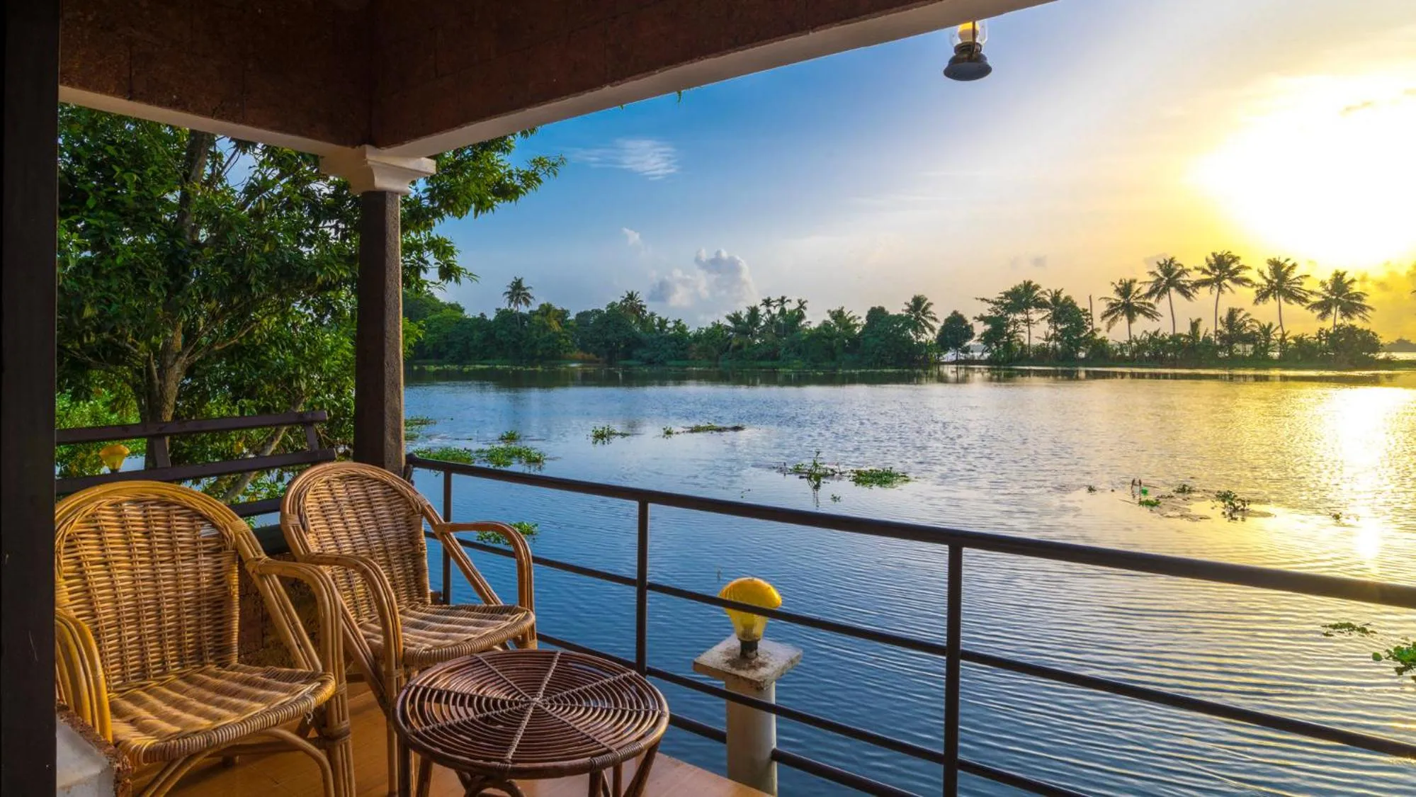 Lake view in Warmth Lake Haven