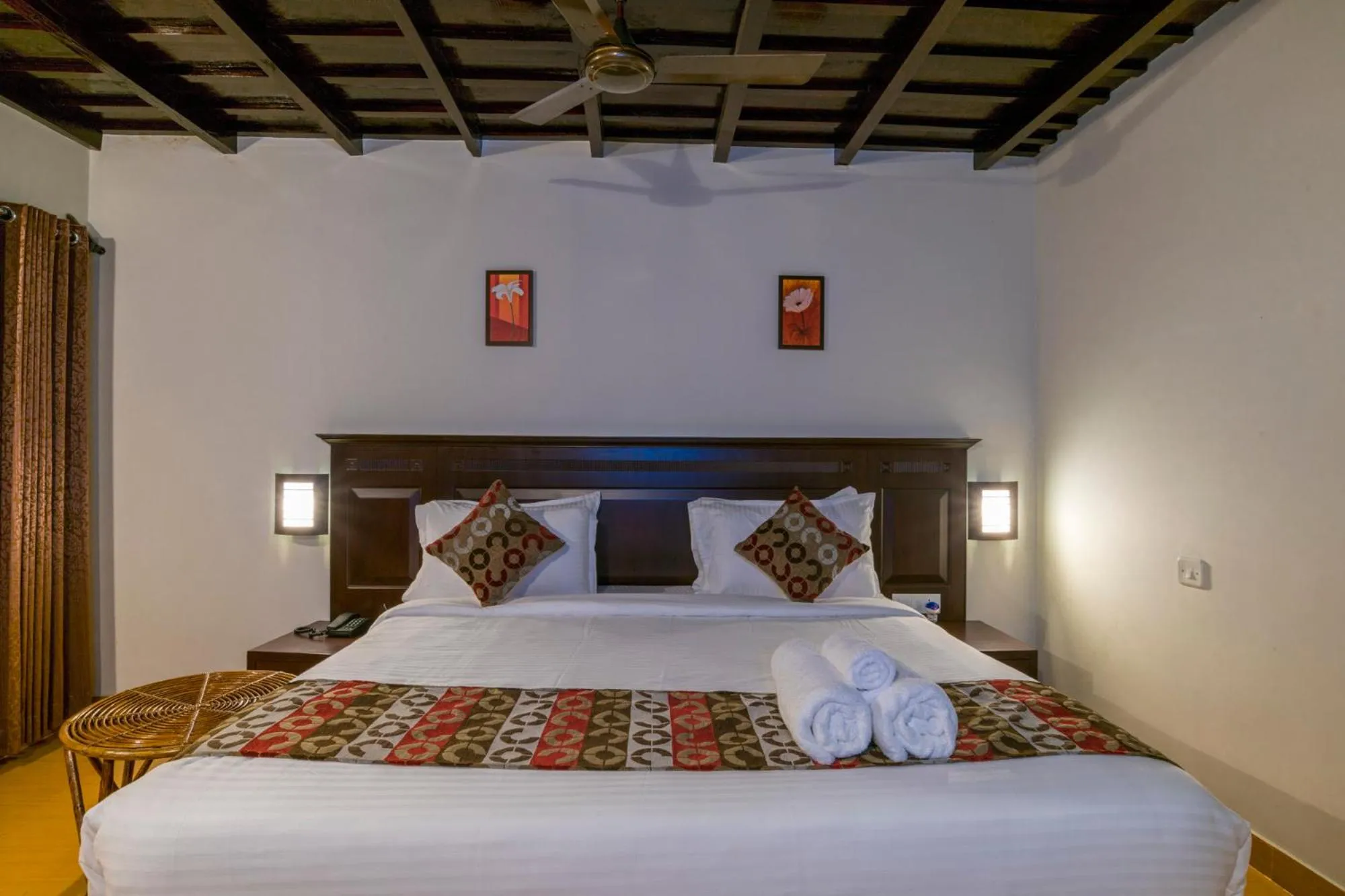 Bedroom, Bed in Warmth Lake Haven