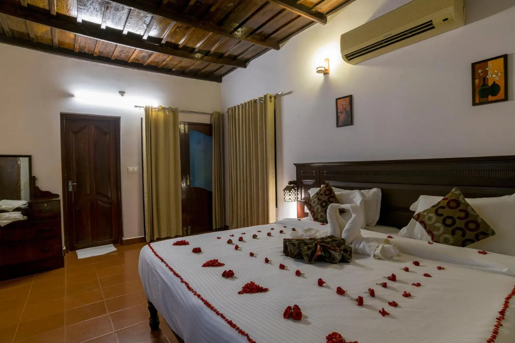 Bedroom, Bed in Warmth Lake Haven Bedroom, Bed in Warmth Lake Haven