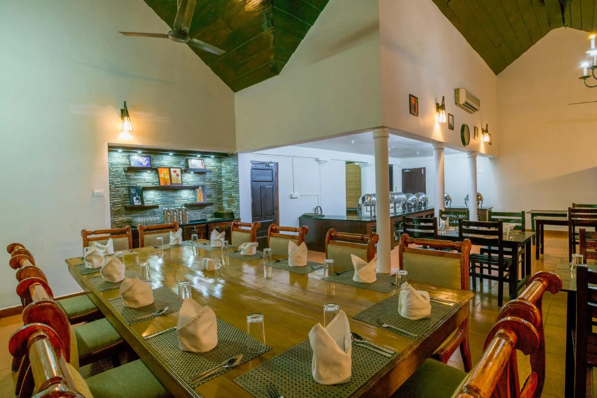 Restaurant/places to eat in Warmth Lake Haven Restaurant/places to eat in Warmth Lake Haven