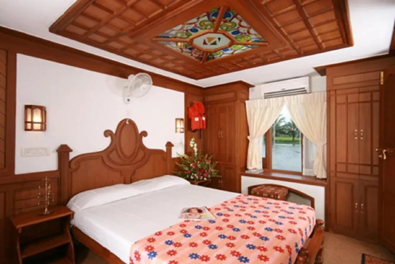 Bedroom, Bed in Warmth Lake Haven Bedroom, Bed in Warmth Lake Haven