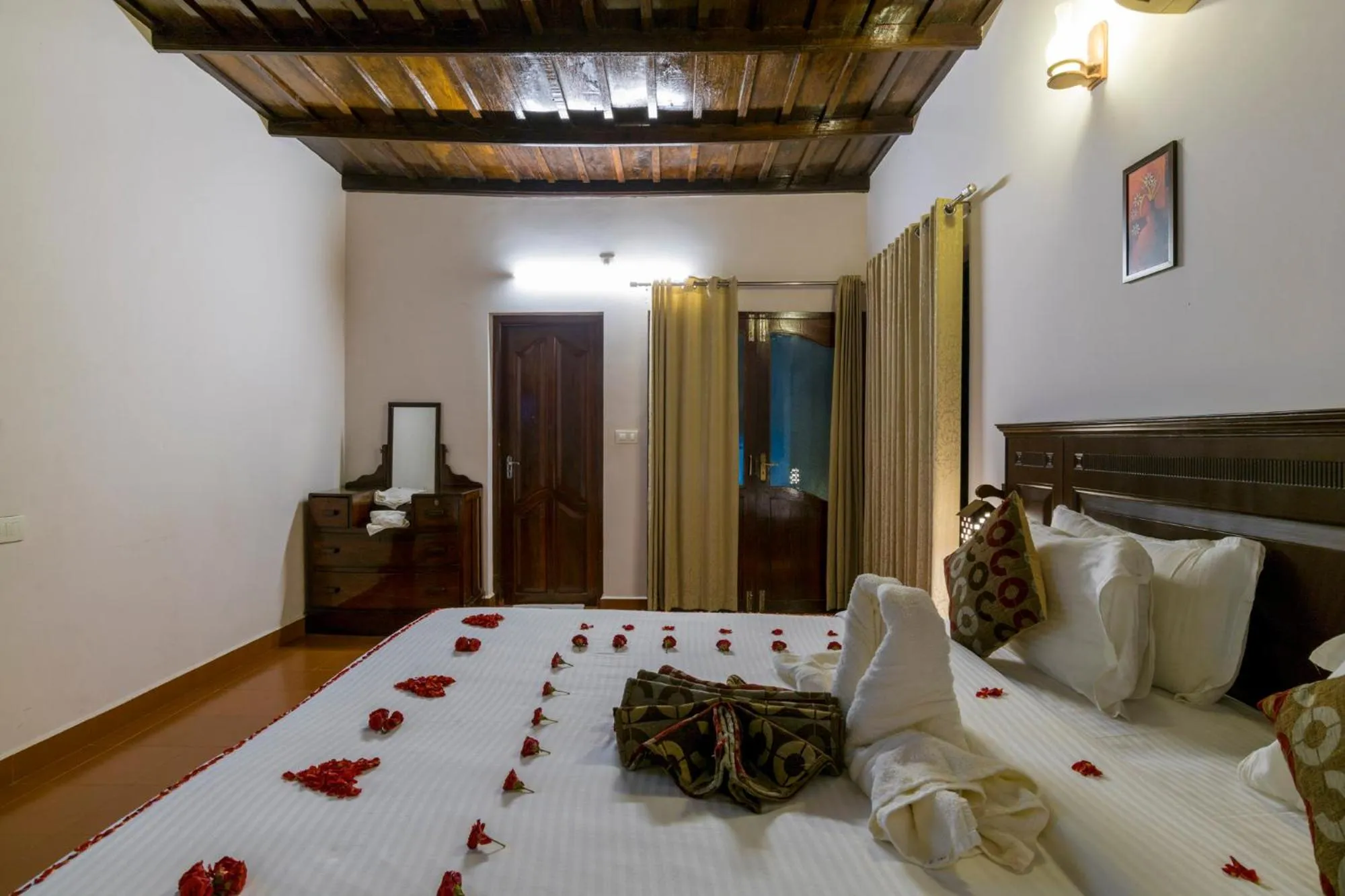 Bedroom, Bed in Warmth Lake Haven