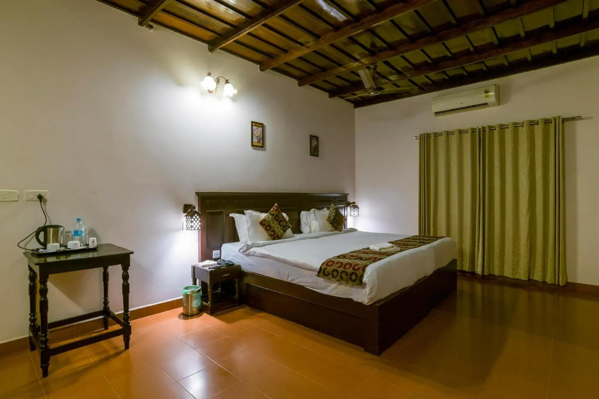 Bedroom, Bed in Warmth Lake Haven Bedroom, Bed in Warmth Lake Haven