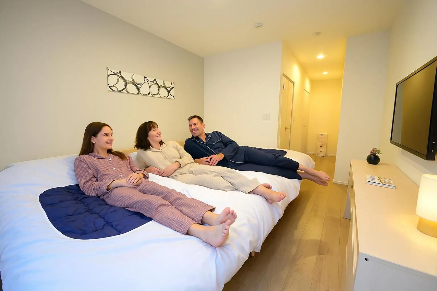 Photo of the whole room, Bed in Kamon Inn Toji Higashi