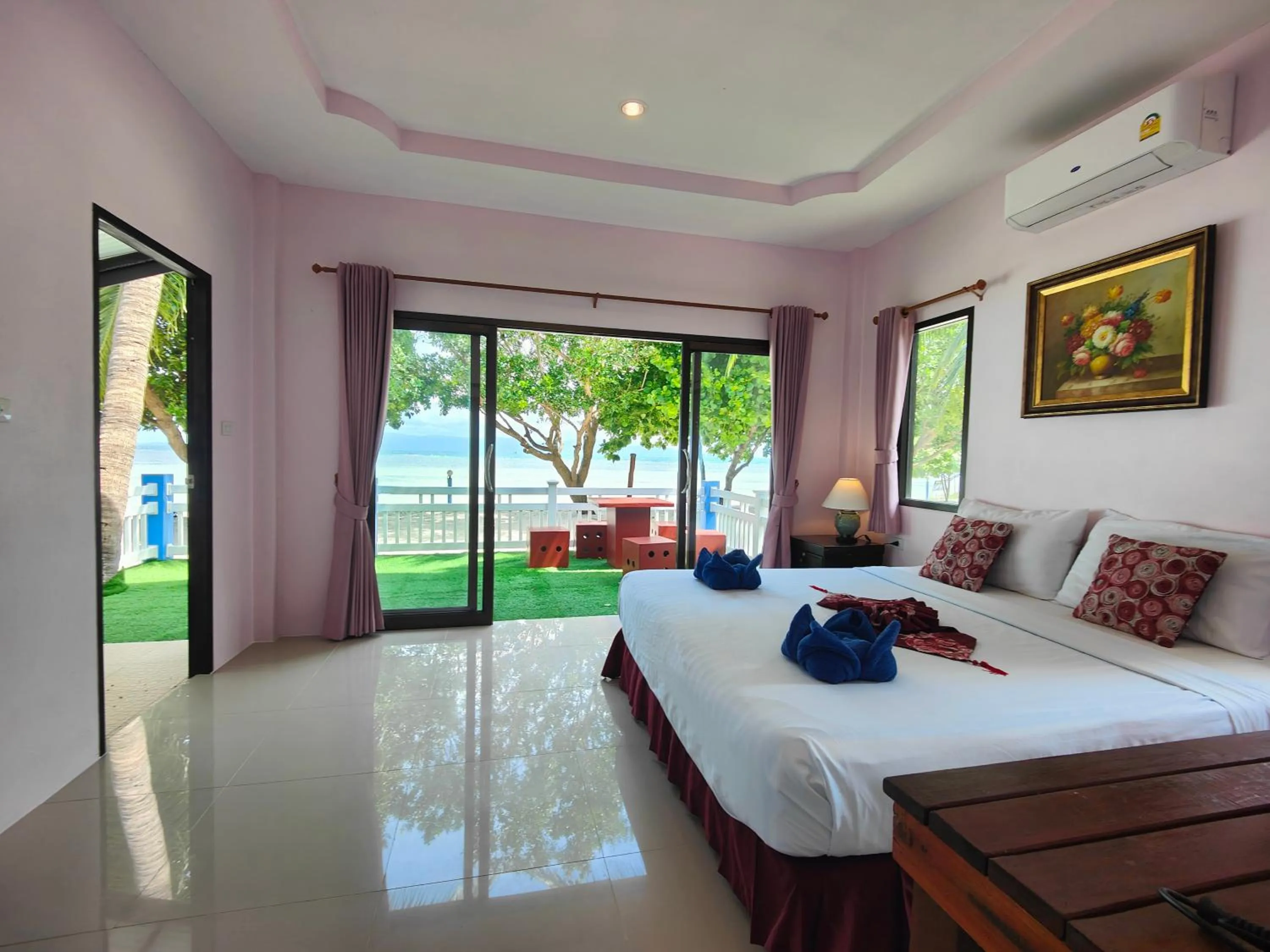 Bedroom, Bed in Rung Arun Resort