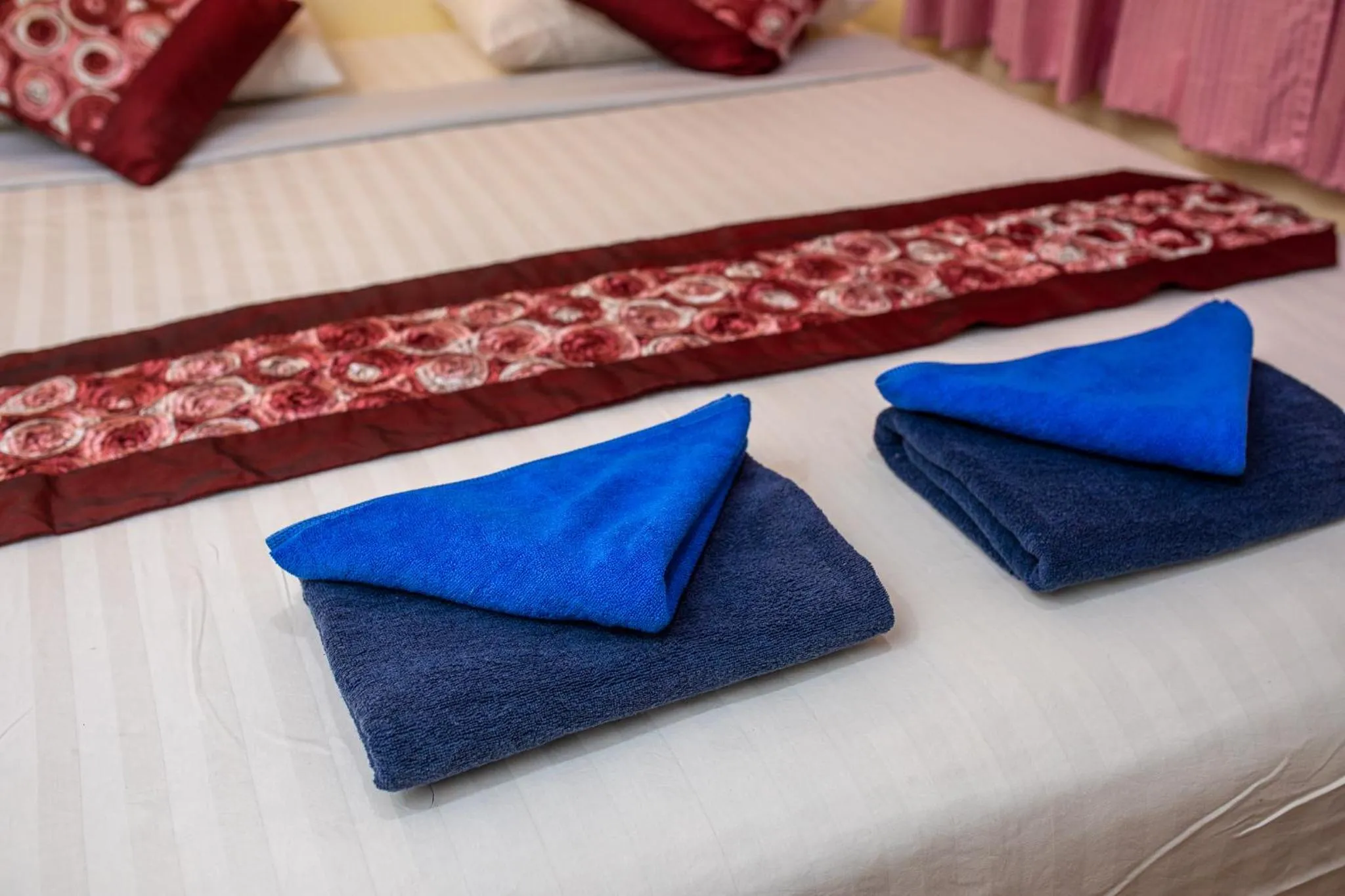 Bed in Rung Arun Resort