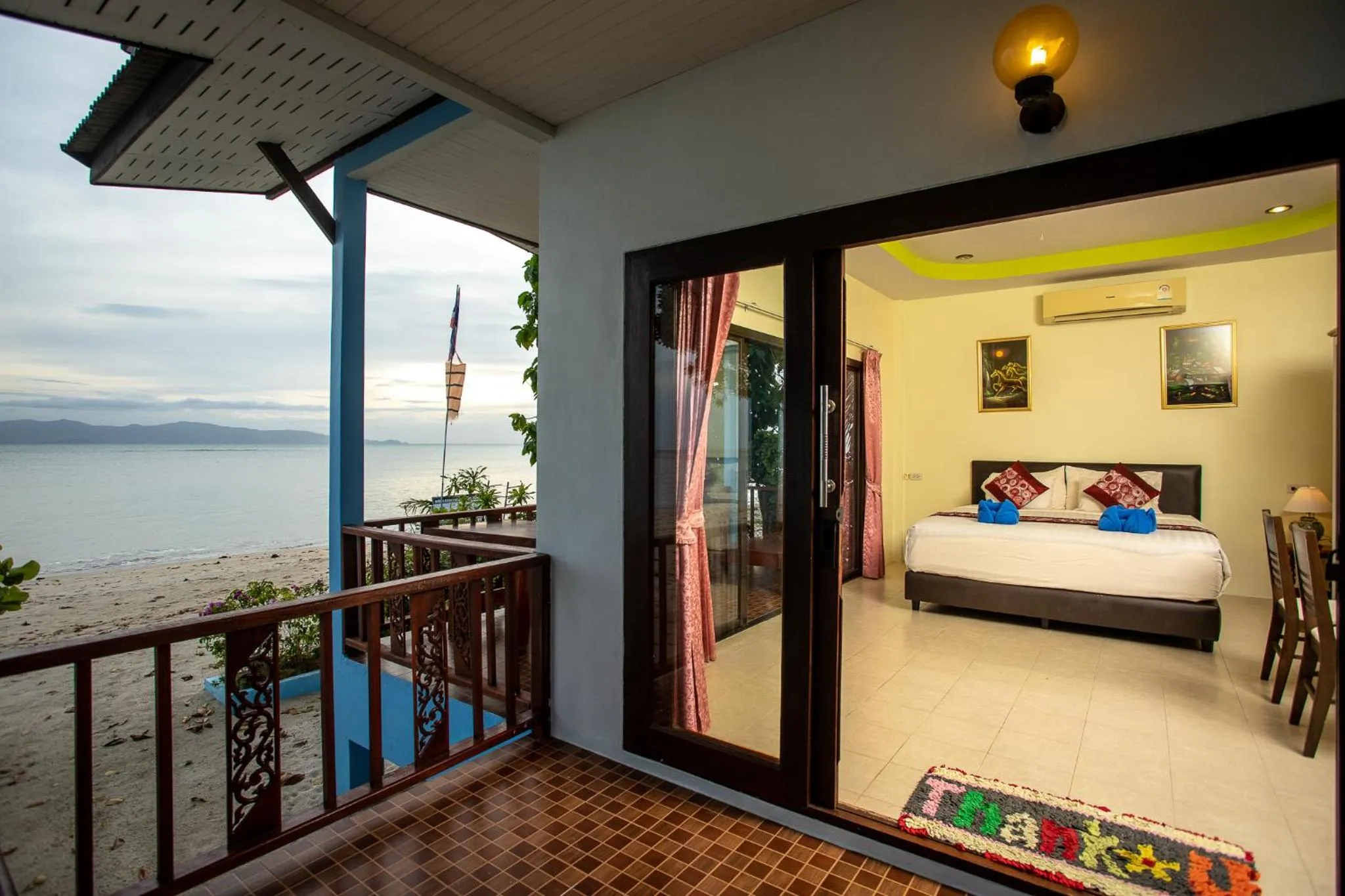 View (from property/room), Bed in Rung Arun Resort