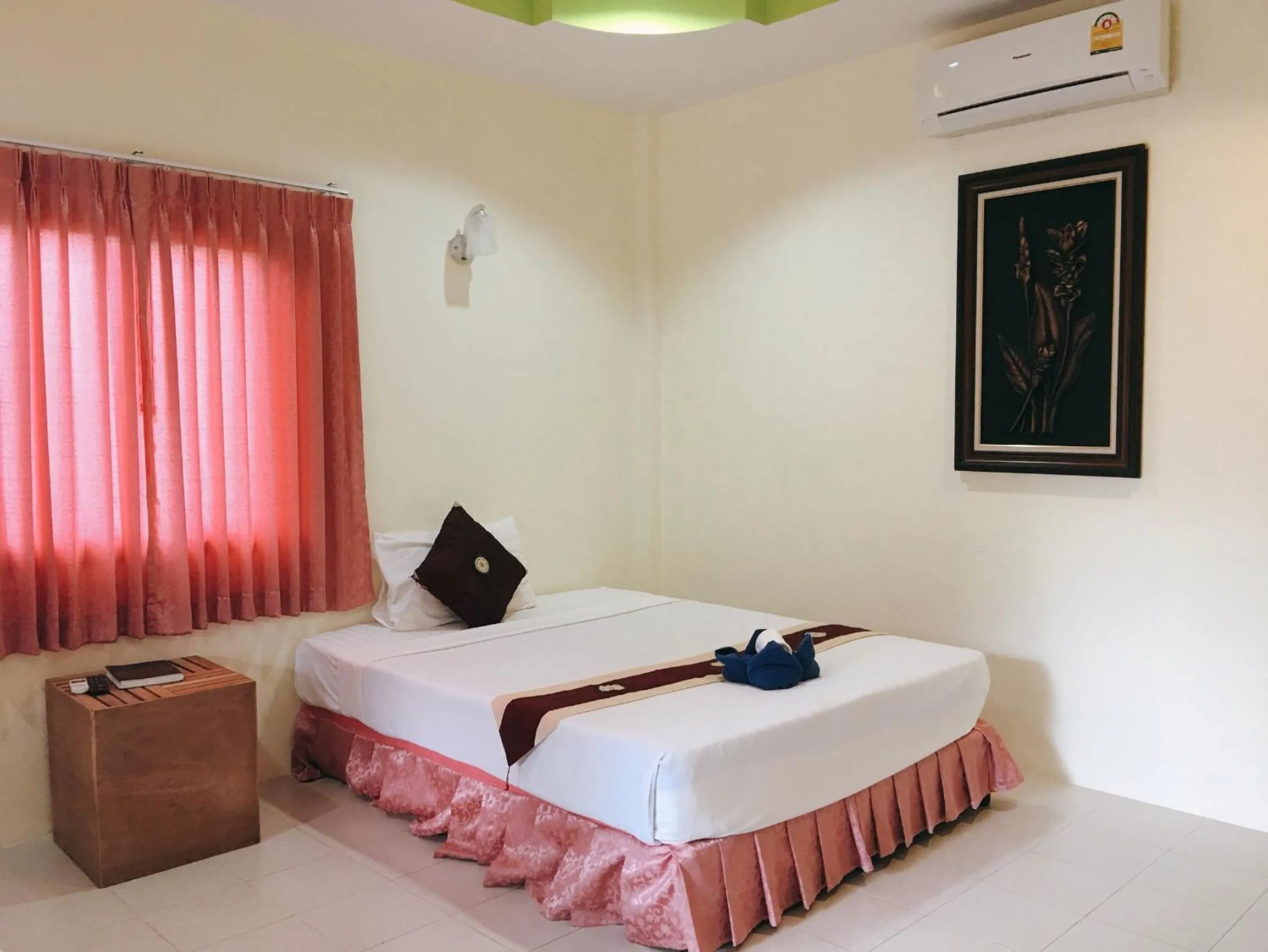 Garden view, Bed in Rung Arun Resort